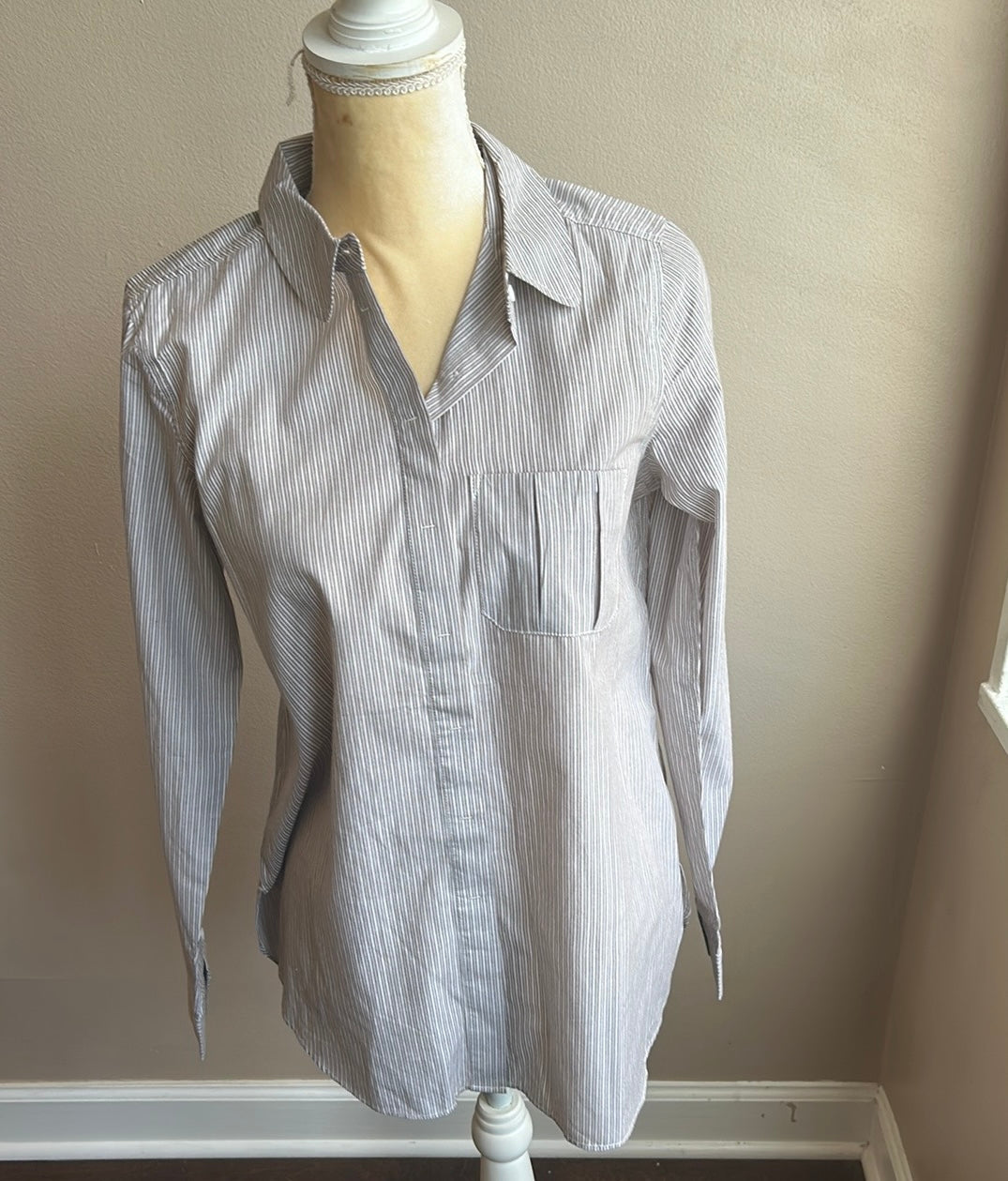 Urban Cotton Company Women’s Dress Shirt Career New Sz M Striped ST2225