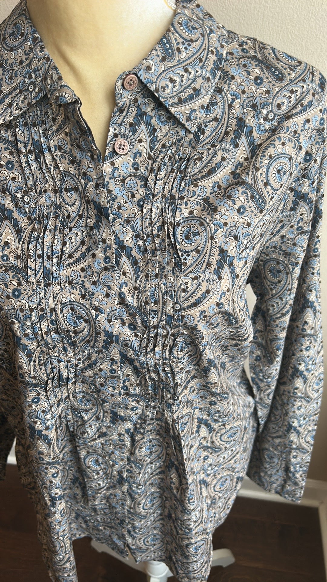 Urban Cotton Company Women’s Dress Shirt Work New Sz S ST2225 Paisely