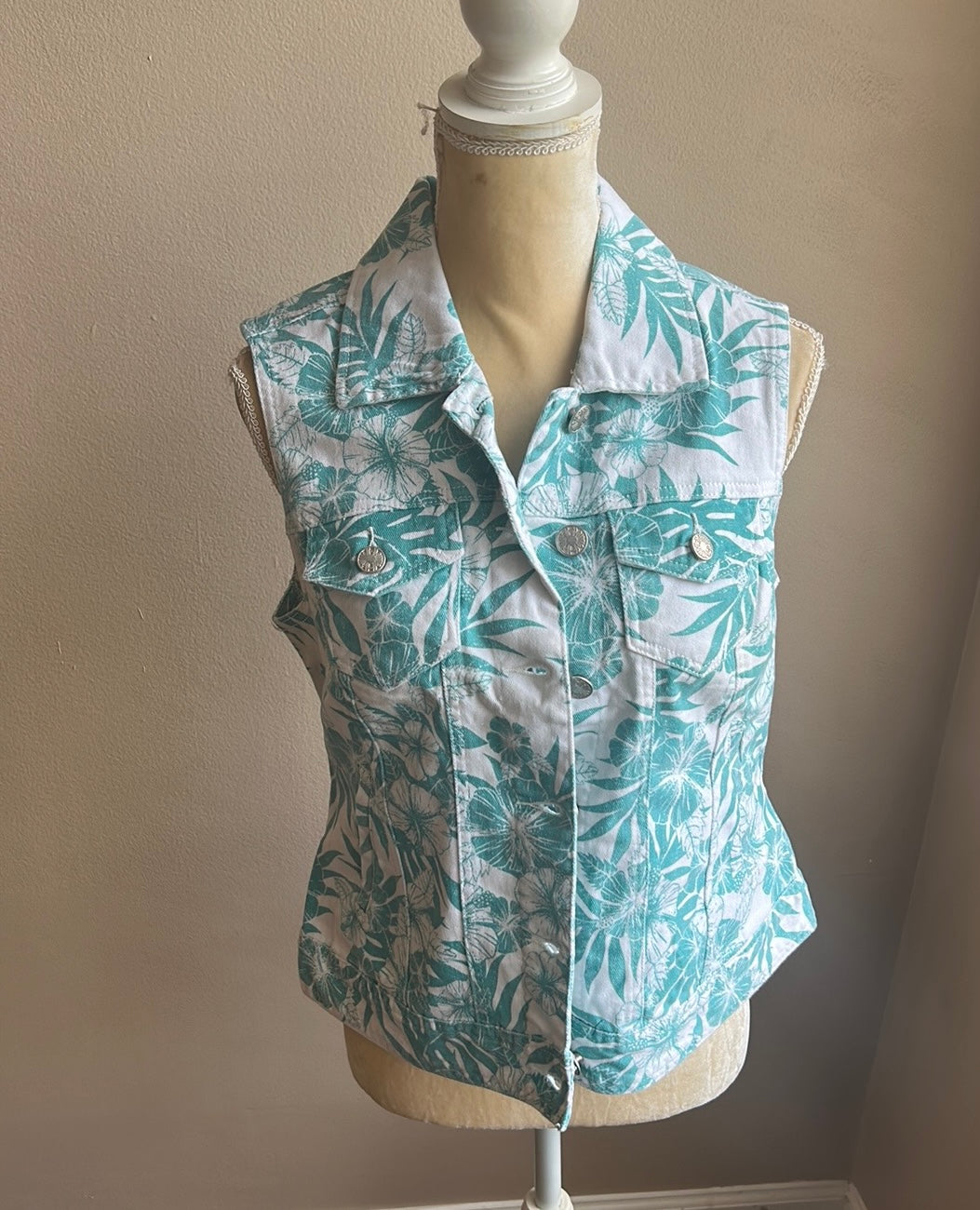 Roz & Ali Women’s Tropical Denim Vest Sz M New Floral ST2125