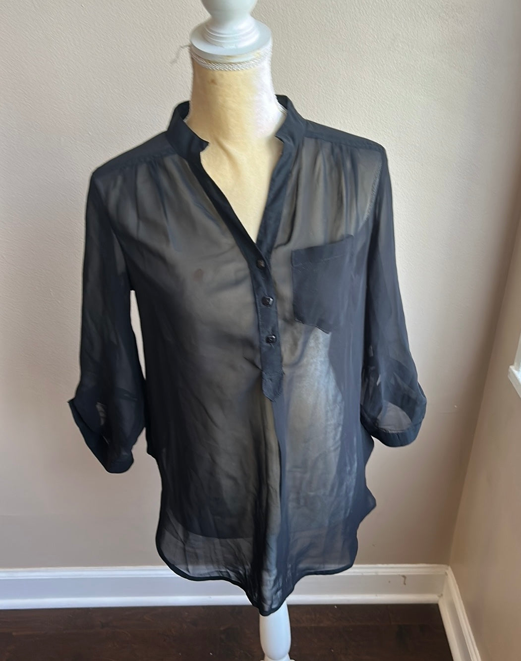New Women’s Black Blouse Top Sheer New Sz M ST2225 Roll Tab Sleeve