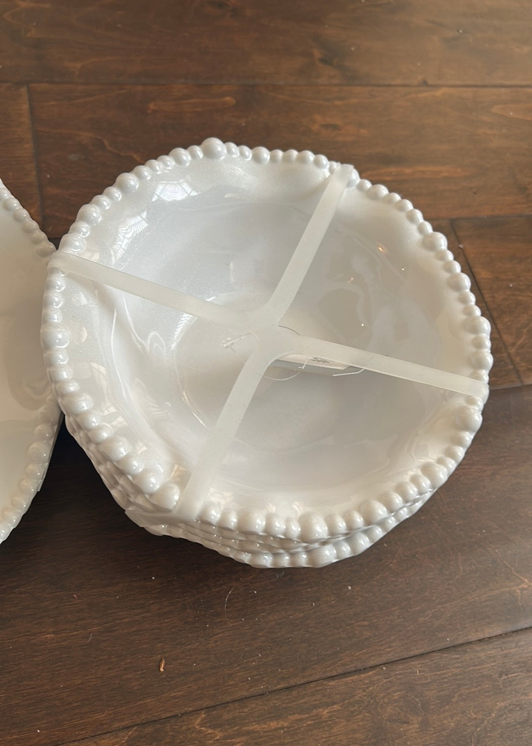 Rachel Ashwell Scalloped Pearl Melamine Dinner Plates & Bowls White New