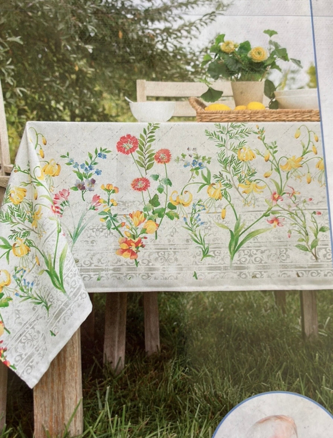 Benson Mills Floral Dahlia Print Spring Summer Dining Tablecloth 60”x84” New