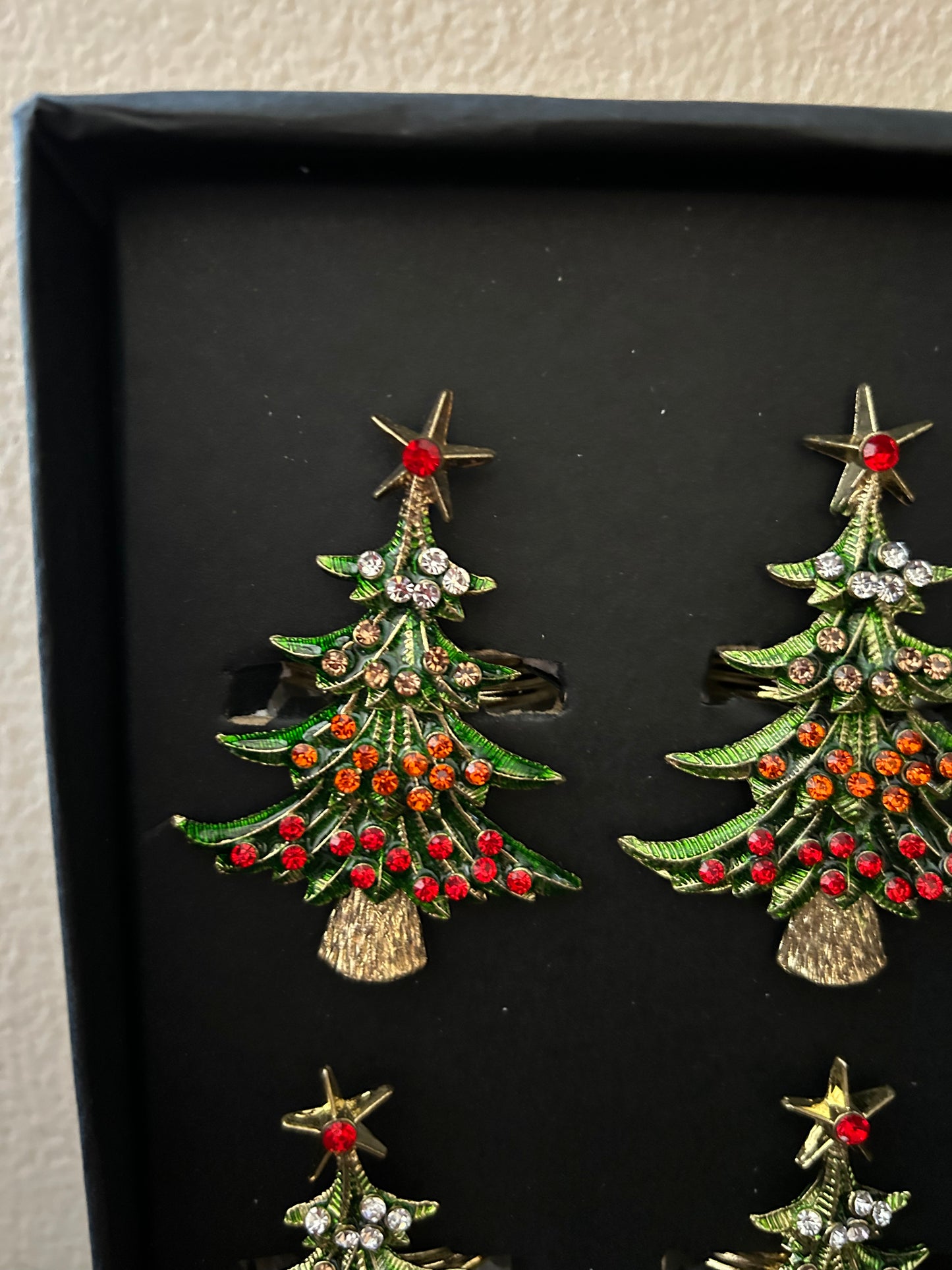 RACHEL ZOE NAPKIN RINGS TREES GREEN RED GOLD New Rhinestones