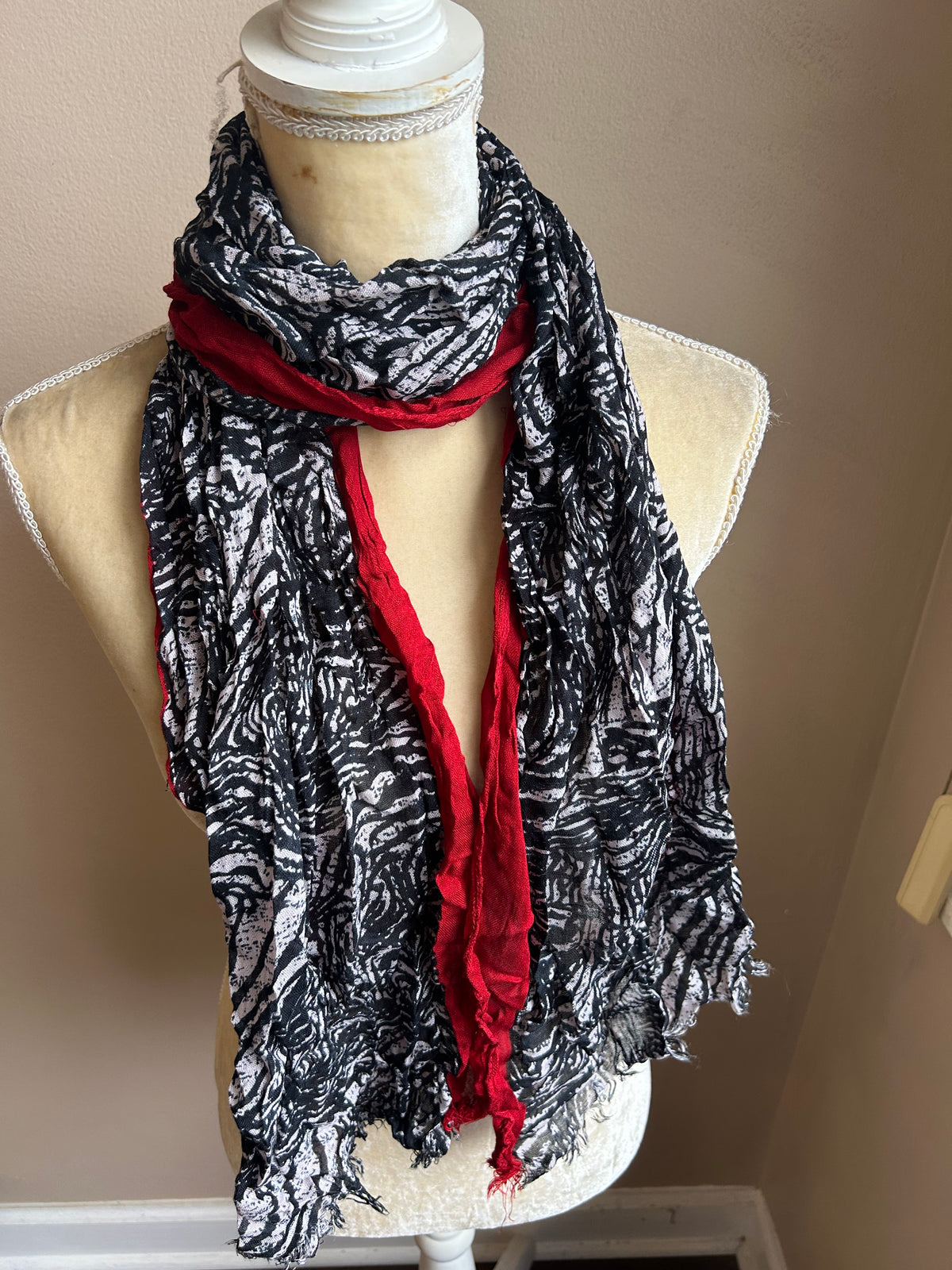 New Womens Animal Print Scarf Black White Red Raw Edges 5002-3102