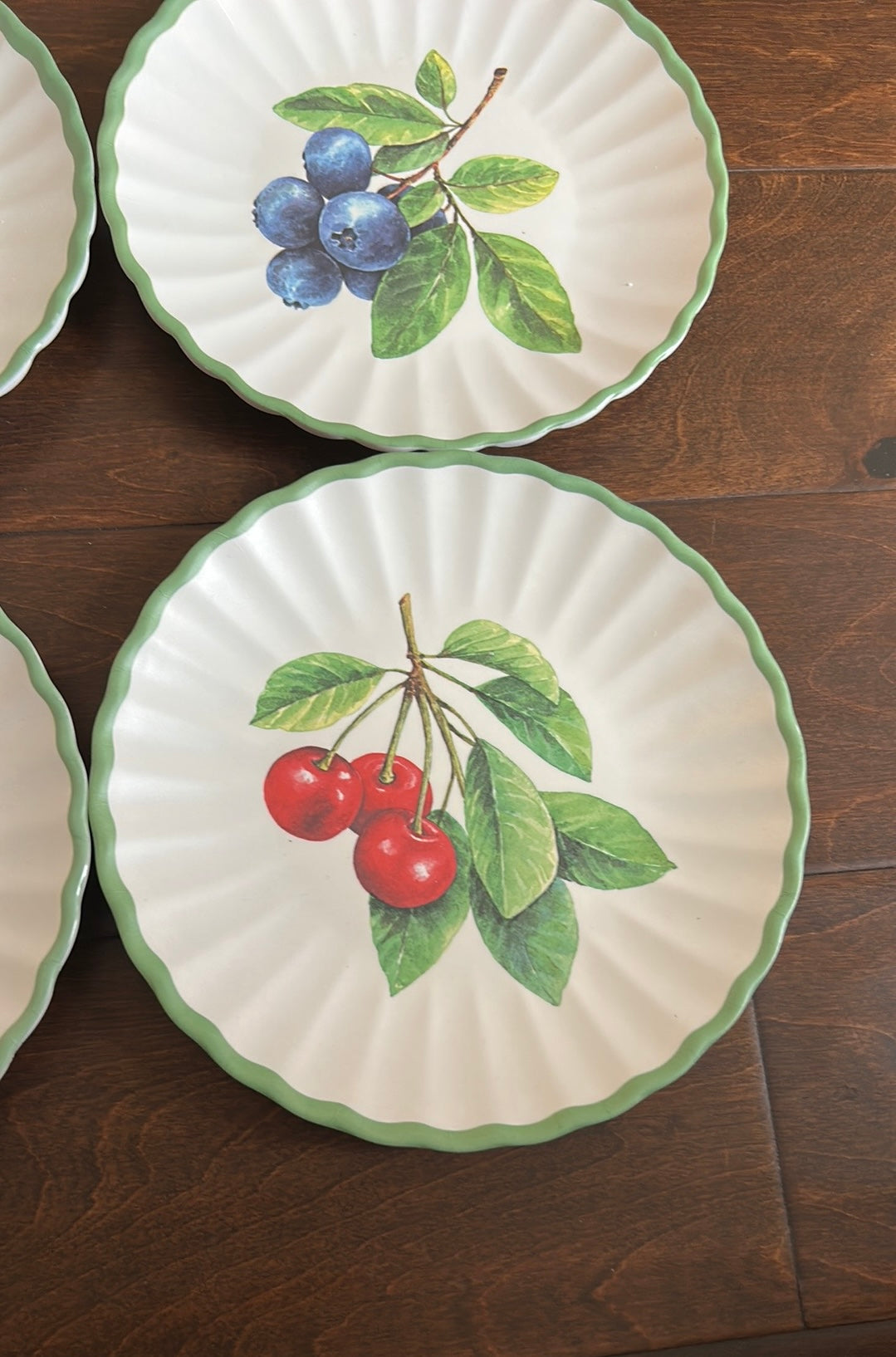 Rachel Ashwell Set Of 4 Appetizer Plates New Strawberry Cherry Scalloped