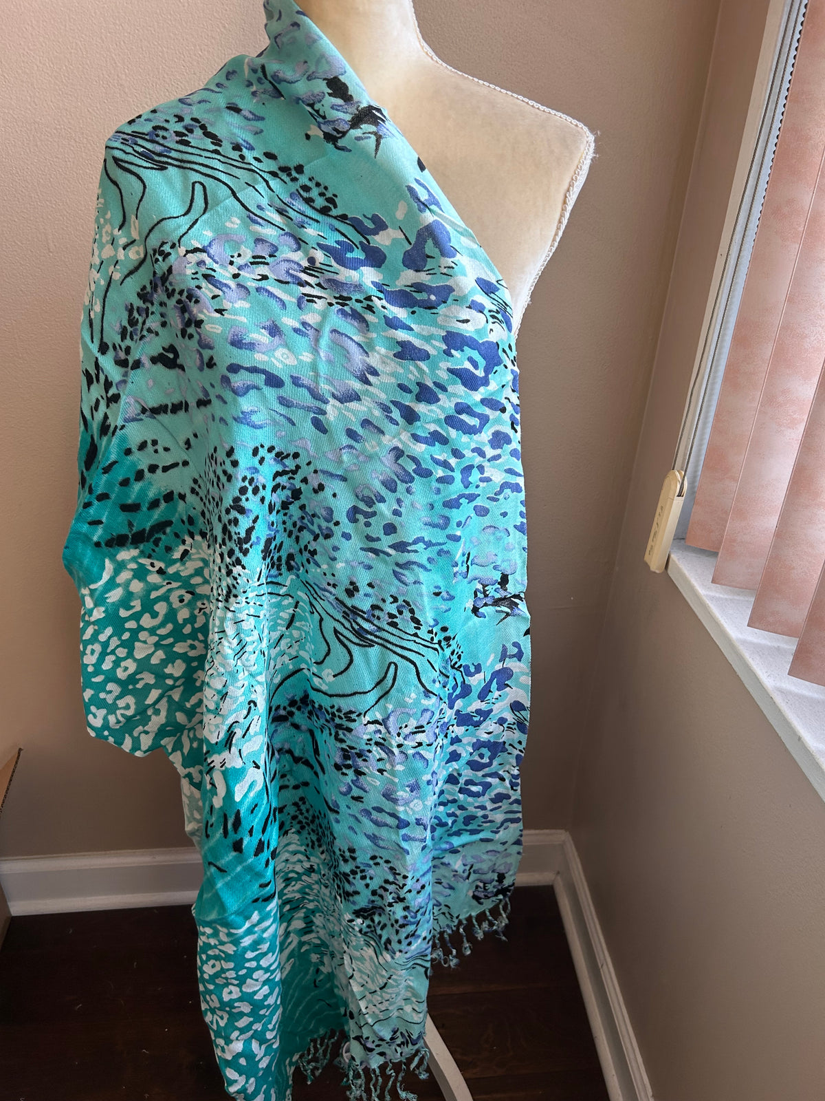 New Womens Animal Print Scarf Shawl Fringed 5002-3102