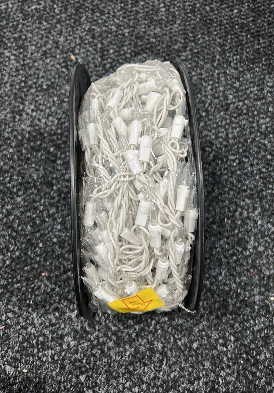 HOLIDAY TIME 500 COOL WHITE ICICLE INDOOR/OUTDOOR WHITE WIRE LED LIGHTS