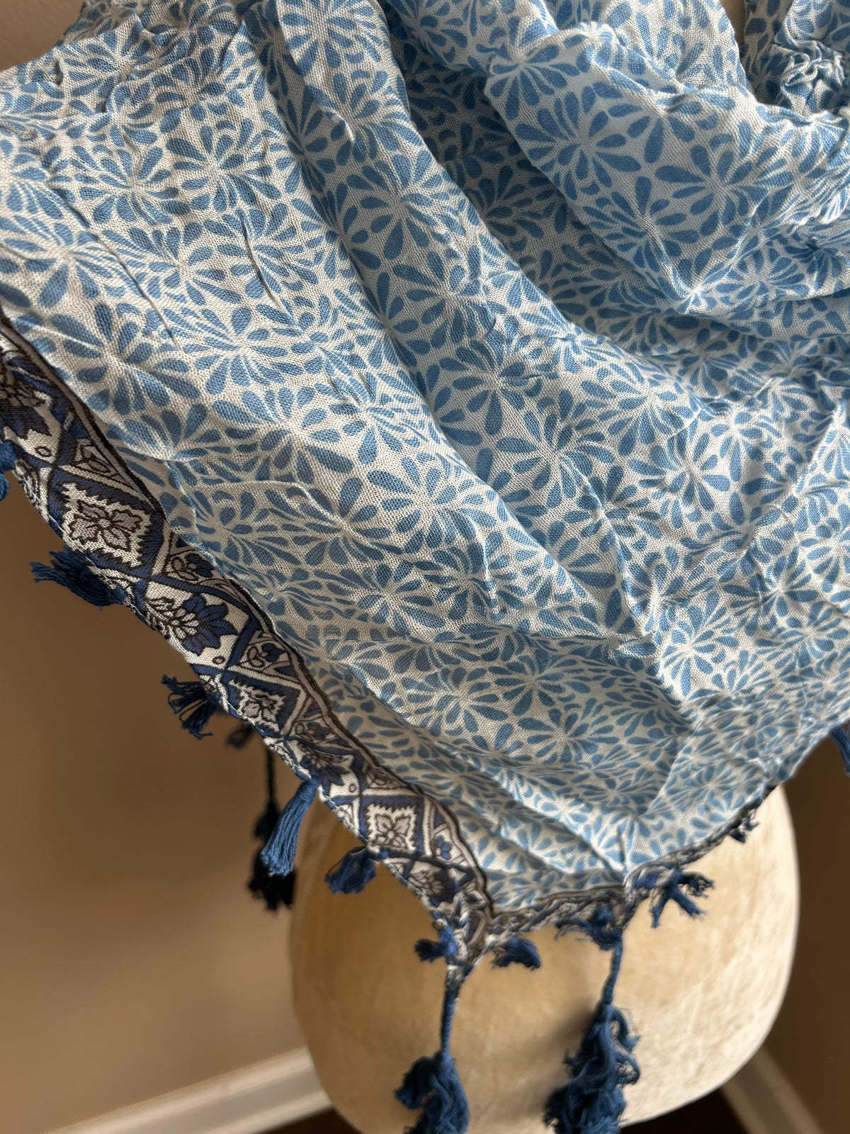 New Womens Scarf Multicolor Blue White Floral 5002-3102 Tassles