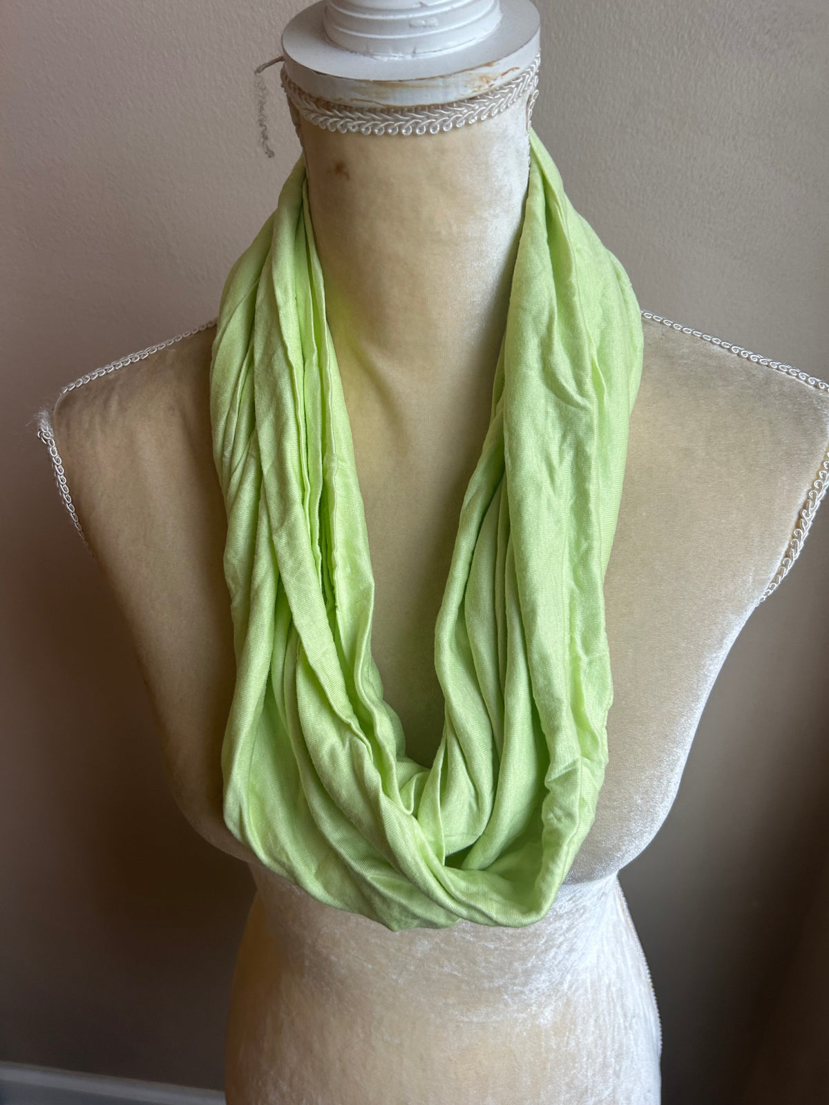 New Womens Infinity Scarf Green Viscose 5001-3102