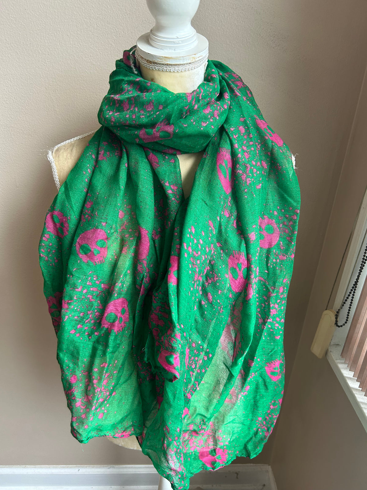 Delia’s New Women’s Scarf Skulls Halloween Green Multicolor 5001