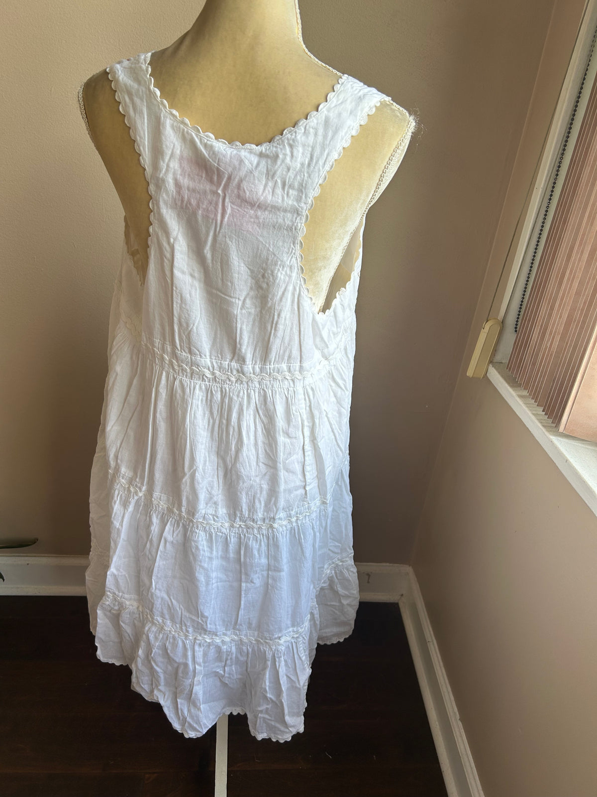 Mystery Women’s White Dress Patch Work Embroidered Sz L Cotton Lined 5003