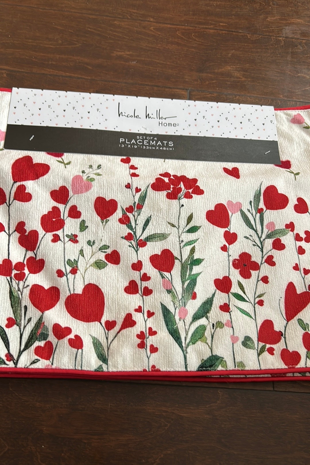 Nicole Miller New Valentines Day Set Of 4 Placemats Pink & Red Hearts Love