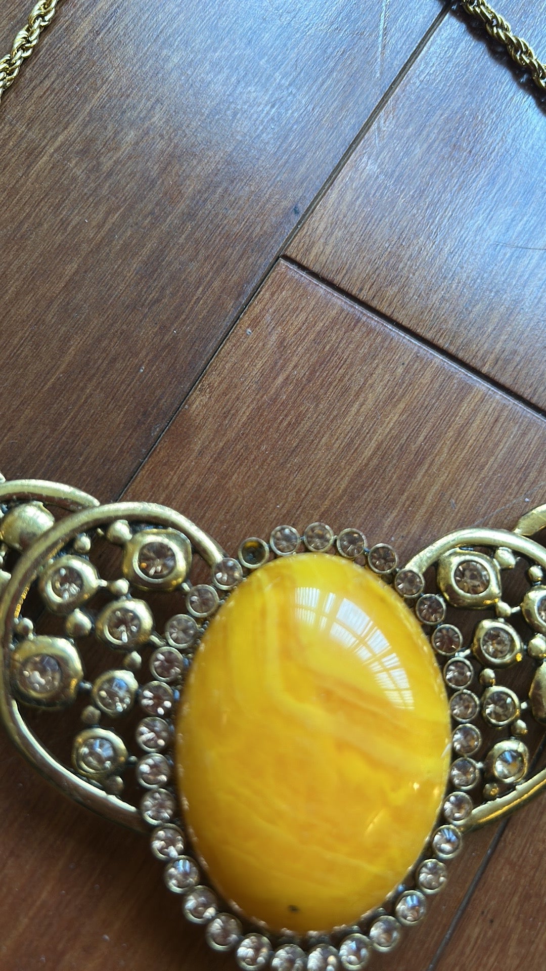Beautiful Yellow & gold Statement necklace New