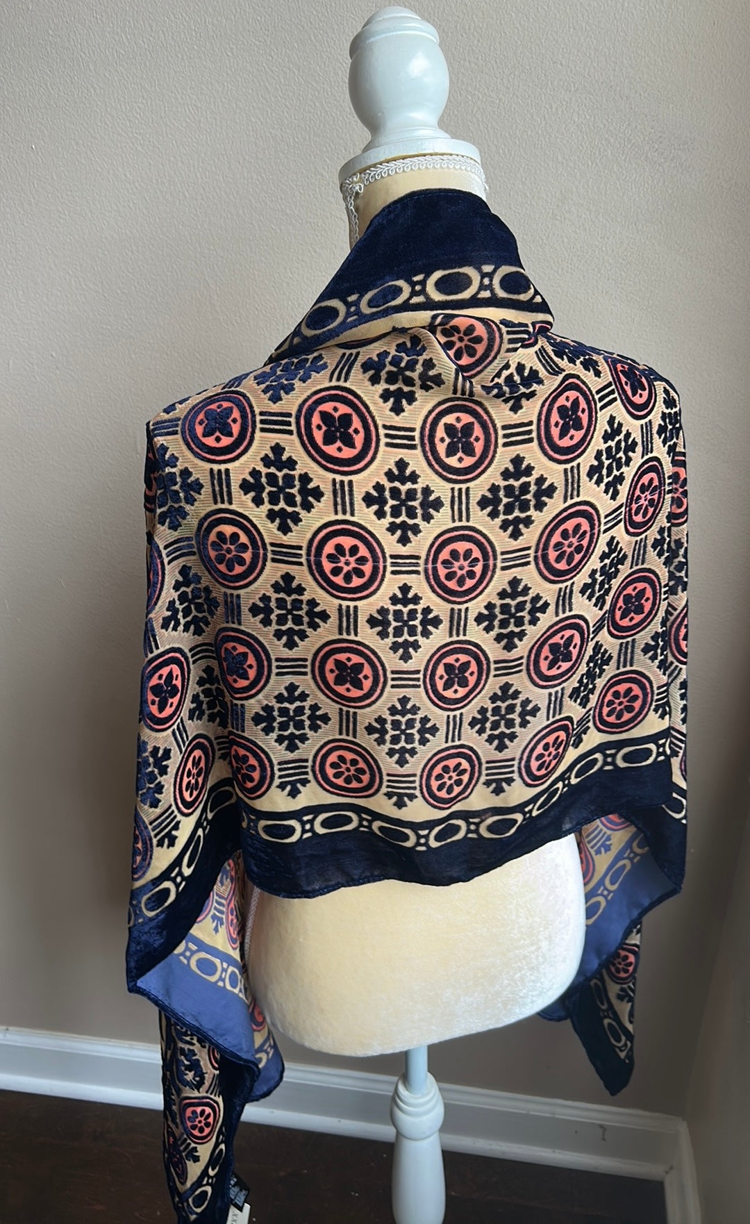 Forever 21 Womens Scarf Floral Print Burnt Out Velvet New 20”x68” ST3225