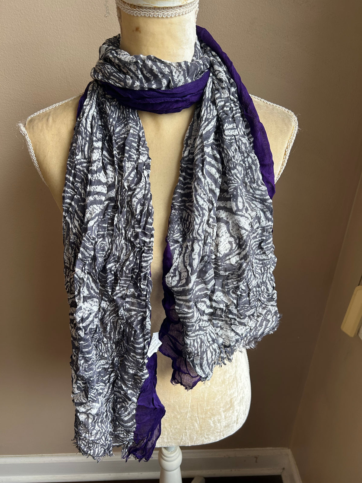 New Womens Animal Print Scarf Purple Border Raw Edges 5002-3102