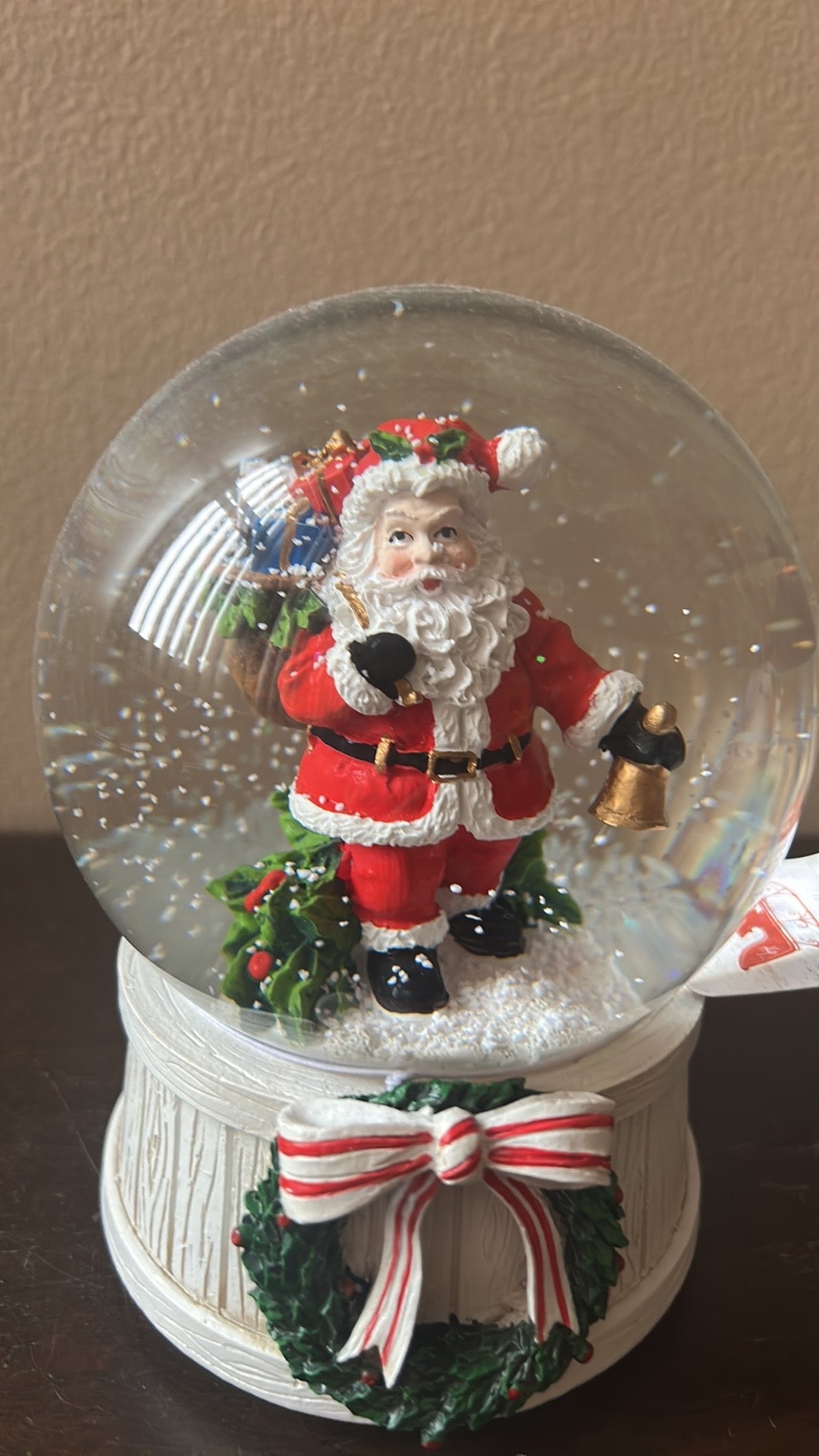 Sleigh Hill Trading Co Santa Claus With Gifts Snowglobe Musical Christmas