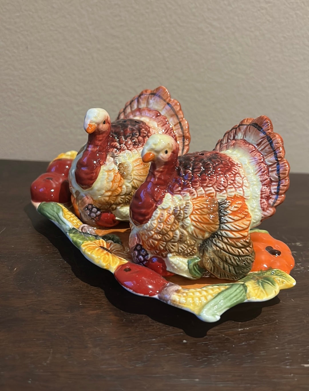 Heritage Harvest Turkey Salt pepper shakers on Tray New