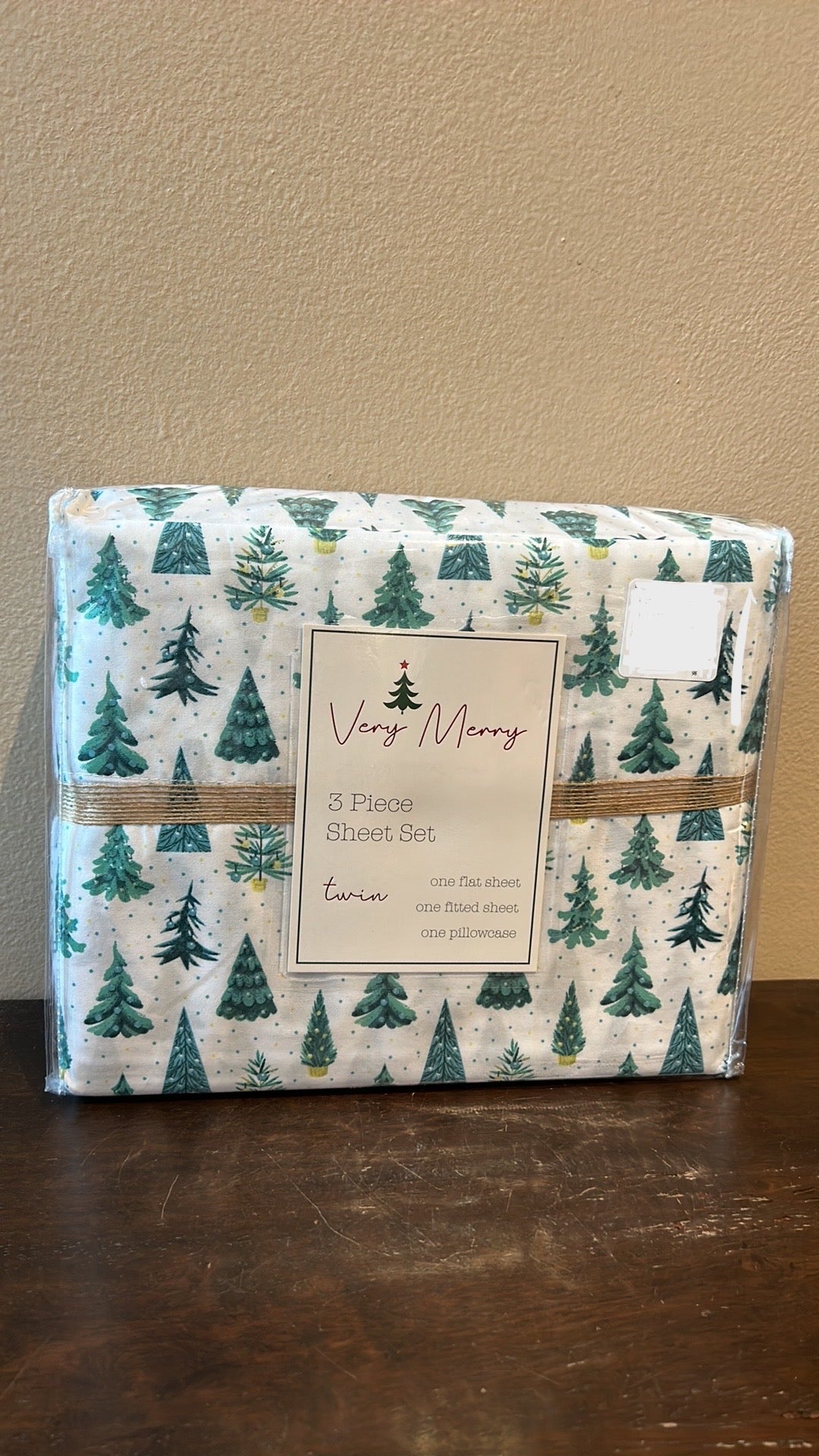 Very Merry Christmas Tree Holiday Sheet Set New Polka Dot