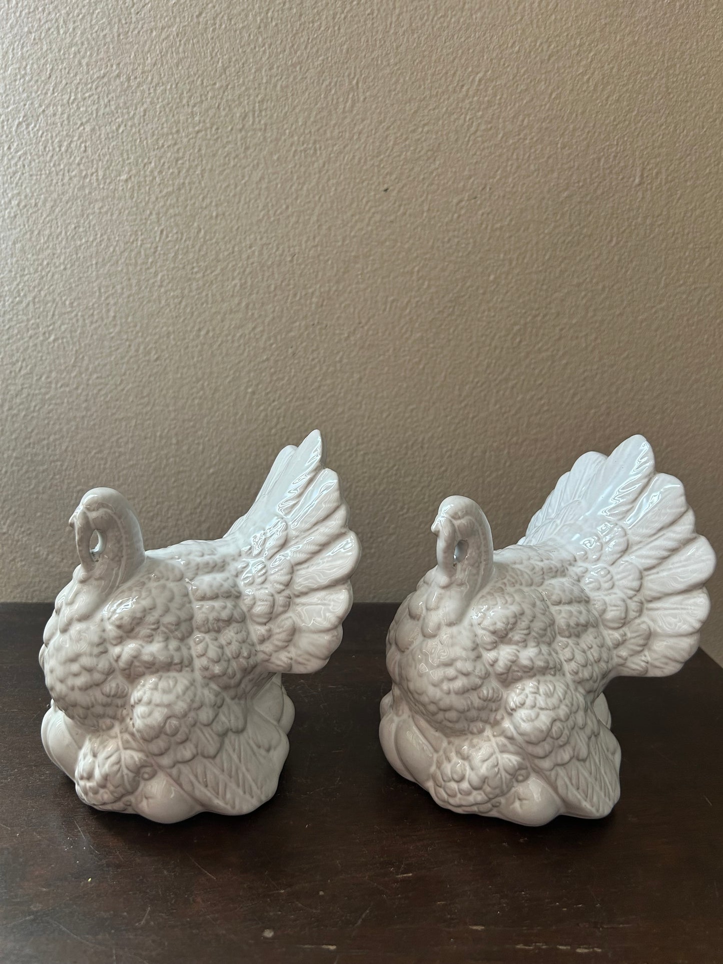 Set Of 2 Ceramic Turkeys White New Thanksgiving Decor 5 1/4”