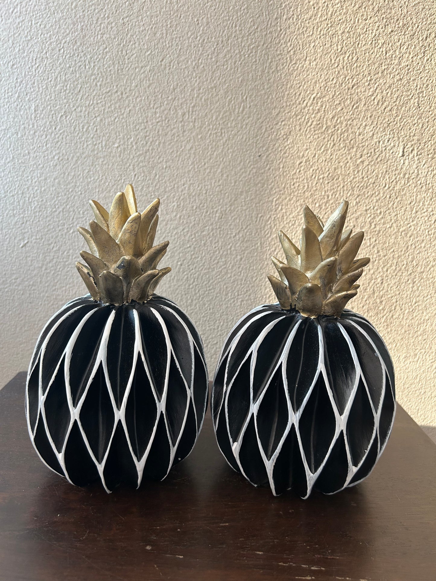 Set Of 2 New Black White Gold Pineapple Tropical Home Decor New 9” Tall Resin