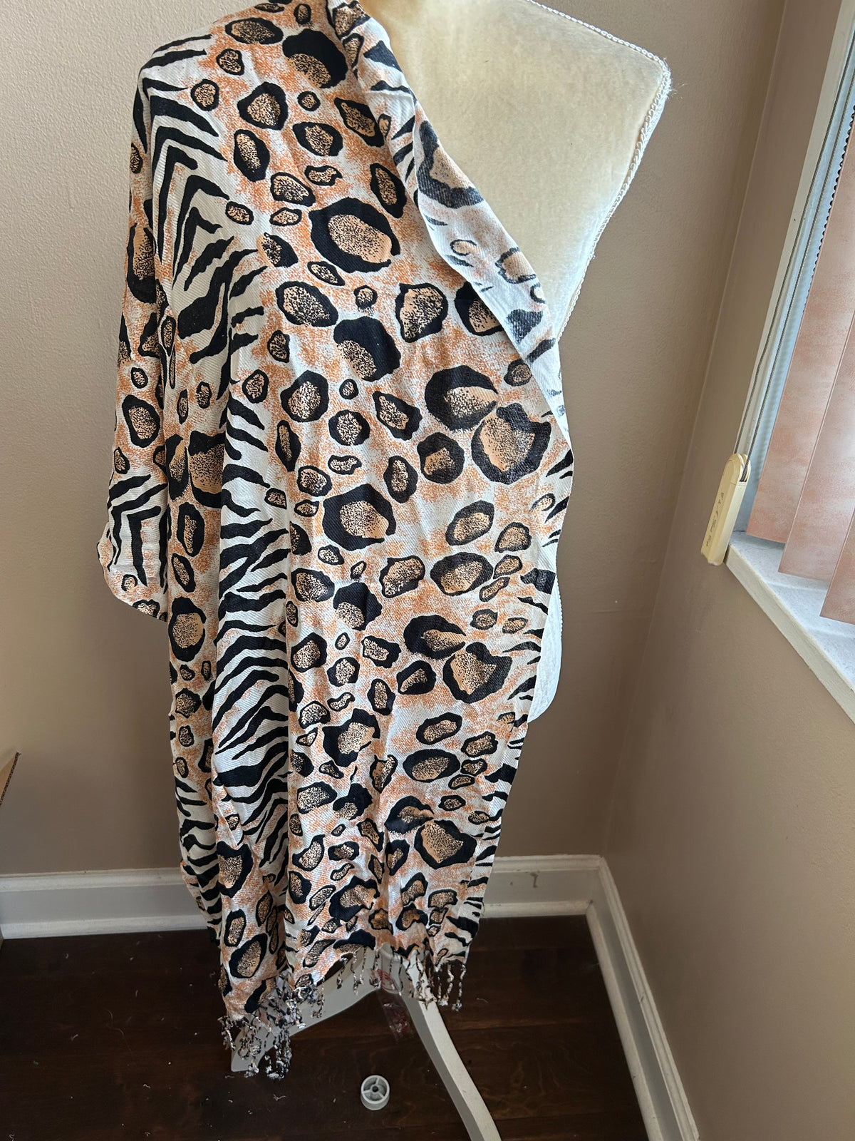 New Womens Animal Print Scarf Shawl Fringed 5002-3102