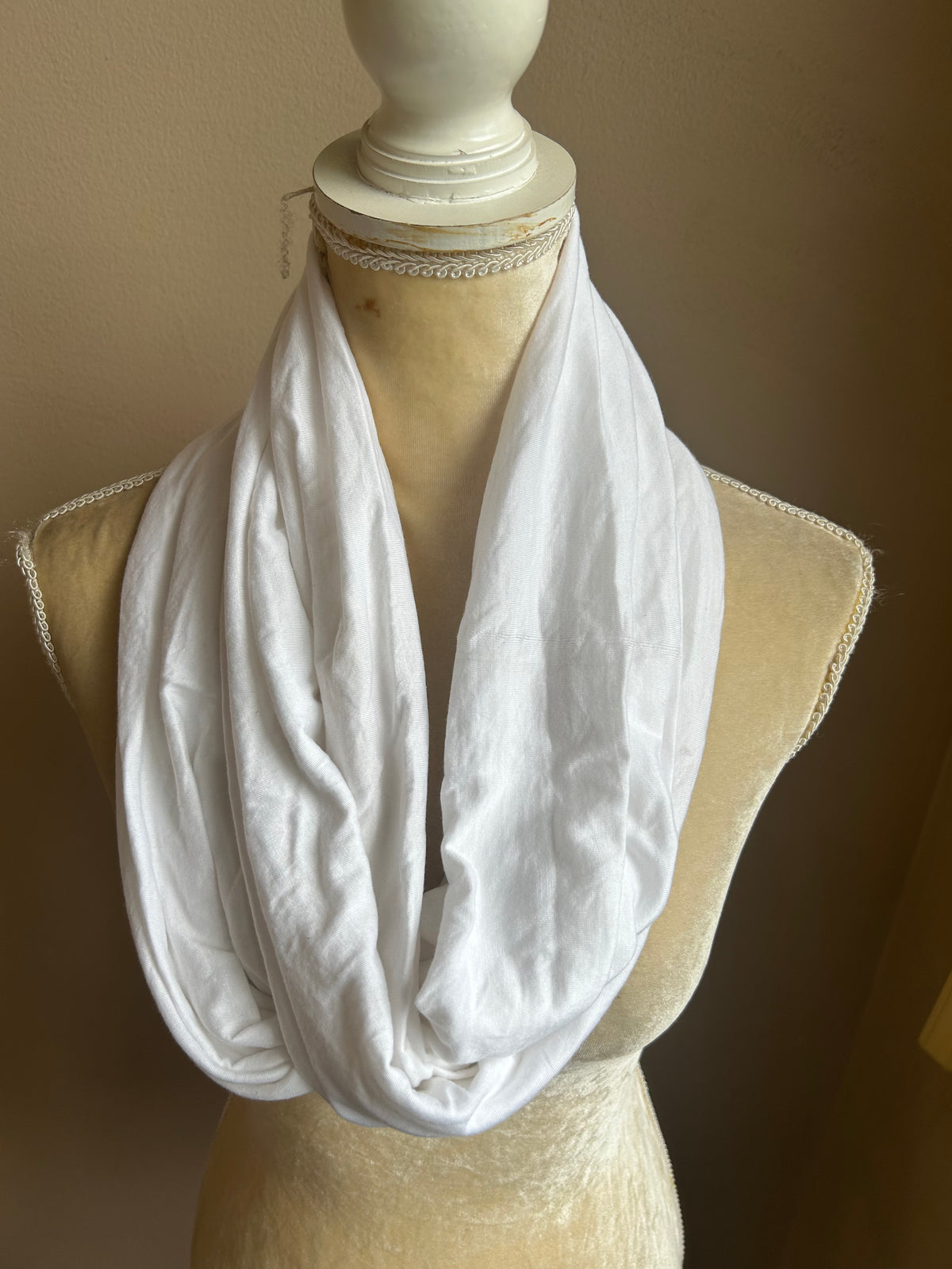 New Womens Infinity Scarf White Viscose 5001-3102
