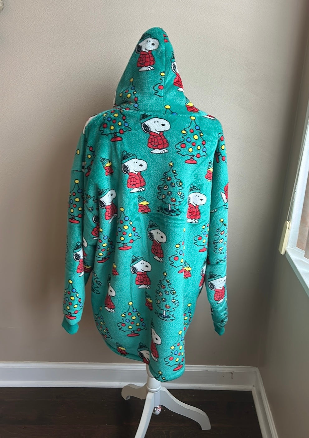 Snoopy Peanuts Poncho Christmas Lights Faux Sherpa Lined New Gift OS Hooded