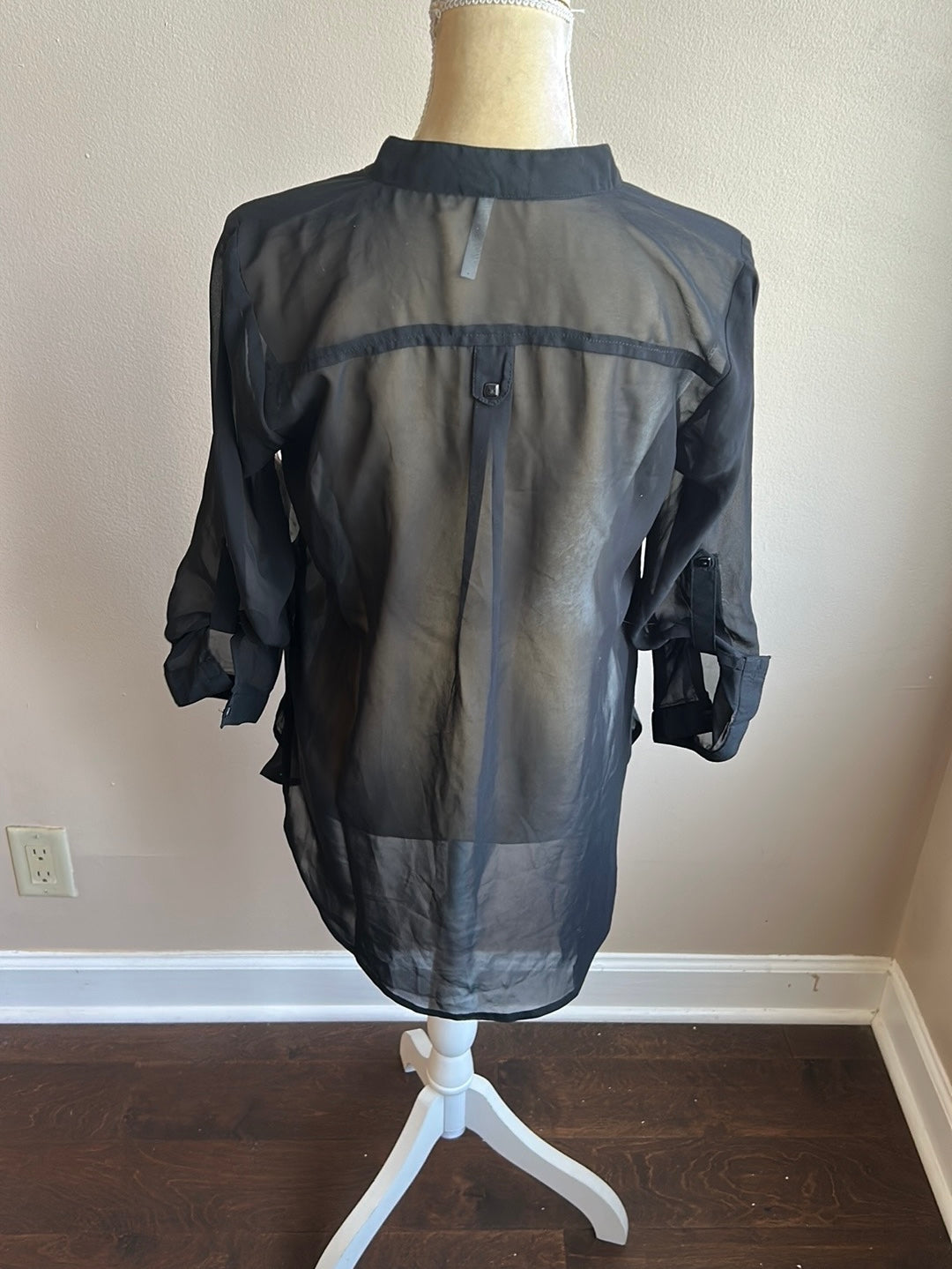 New Women’s Black Blouse Top Sheer New Sz M ST2225 Roll Tab Sleeve