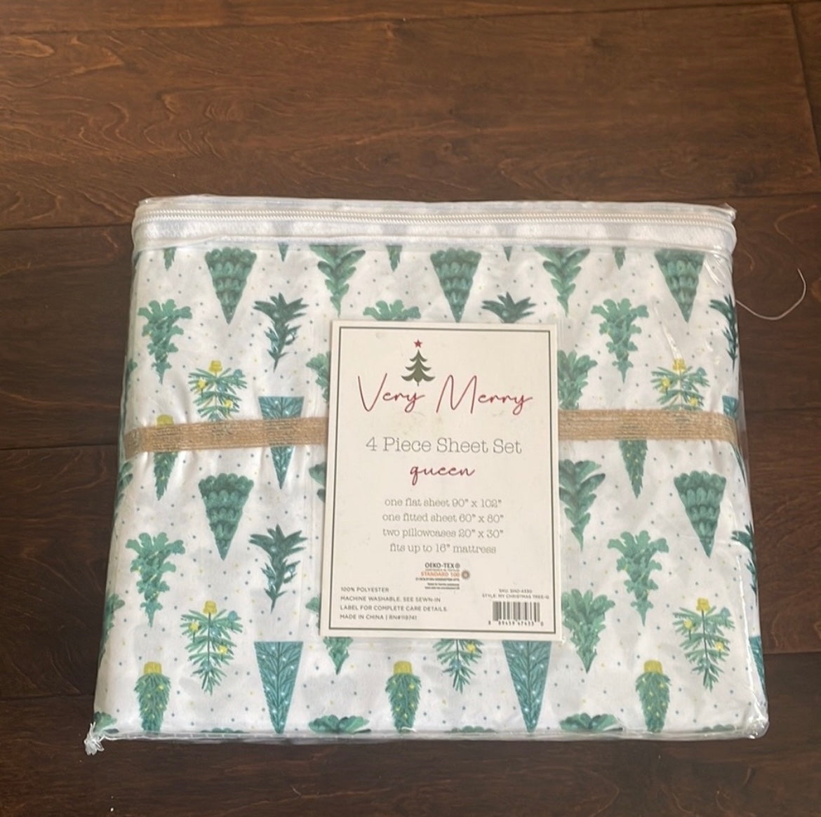 Very Merry Christmas Tree Holiday Sheet Set New Polka Dot