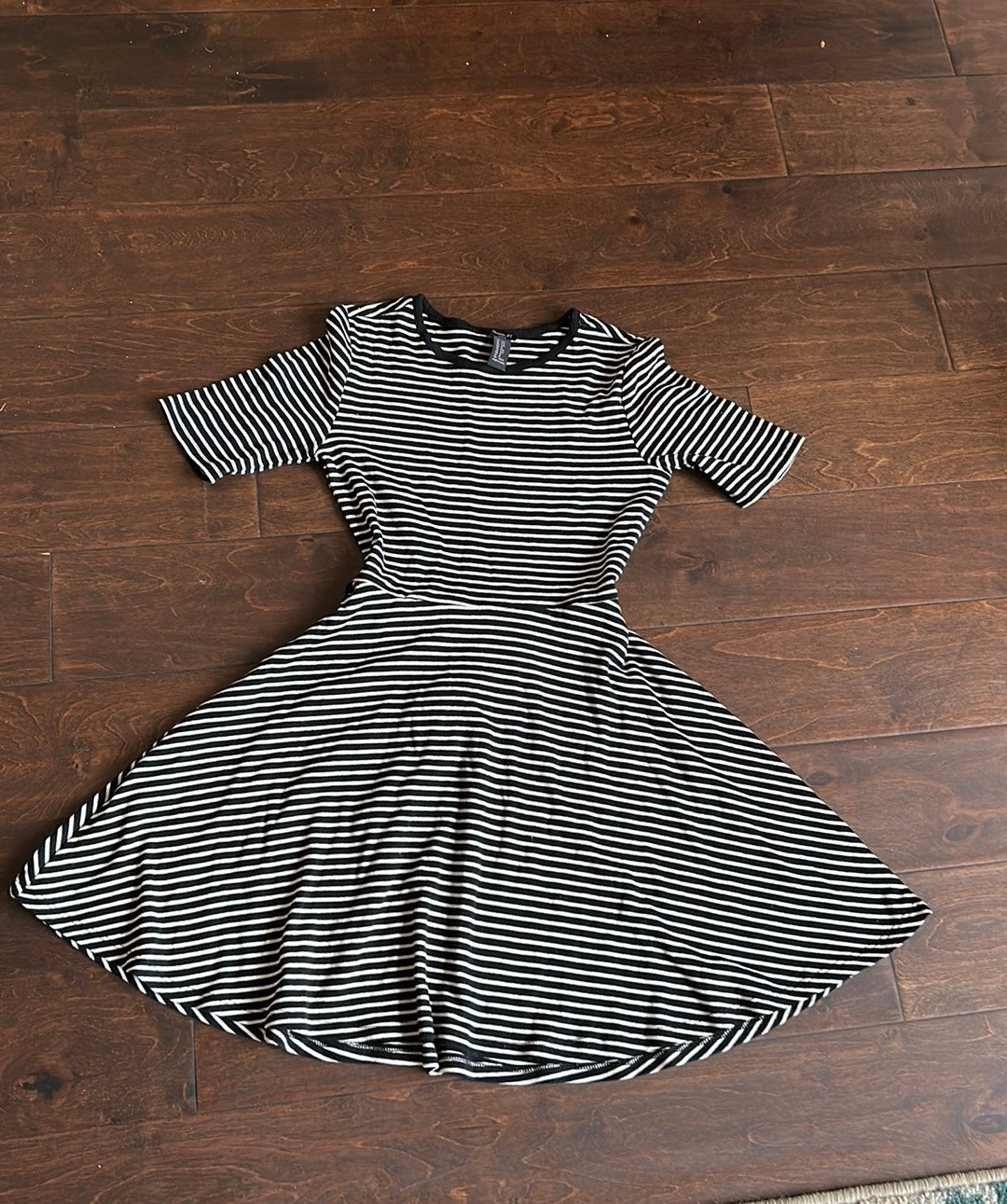 2 Forever 21 Young Girls Sz M Skater Style Dress Striped Pink Black ST1525