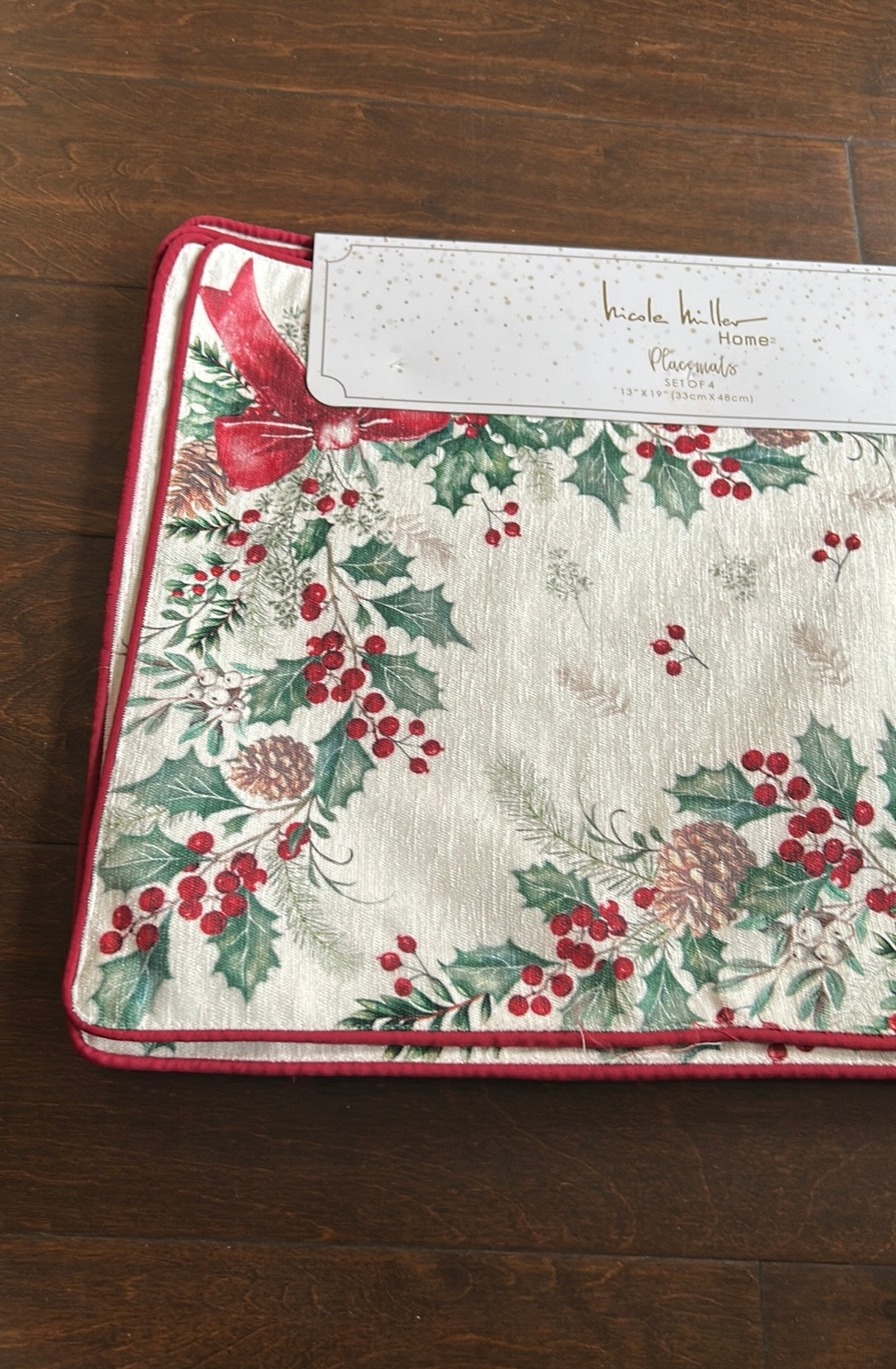 4 Nicole Miller Home Christmas Placemats Poinsettia Holly Berry New