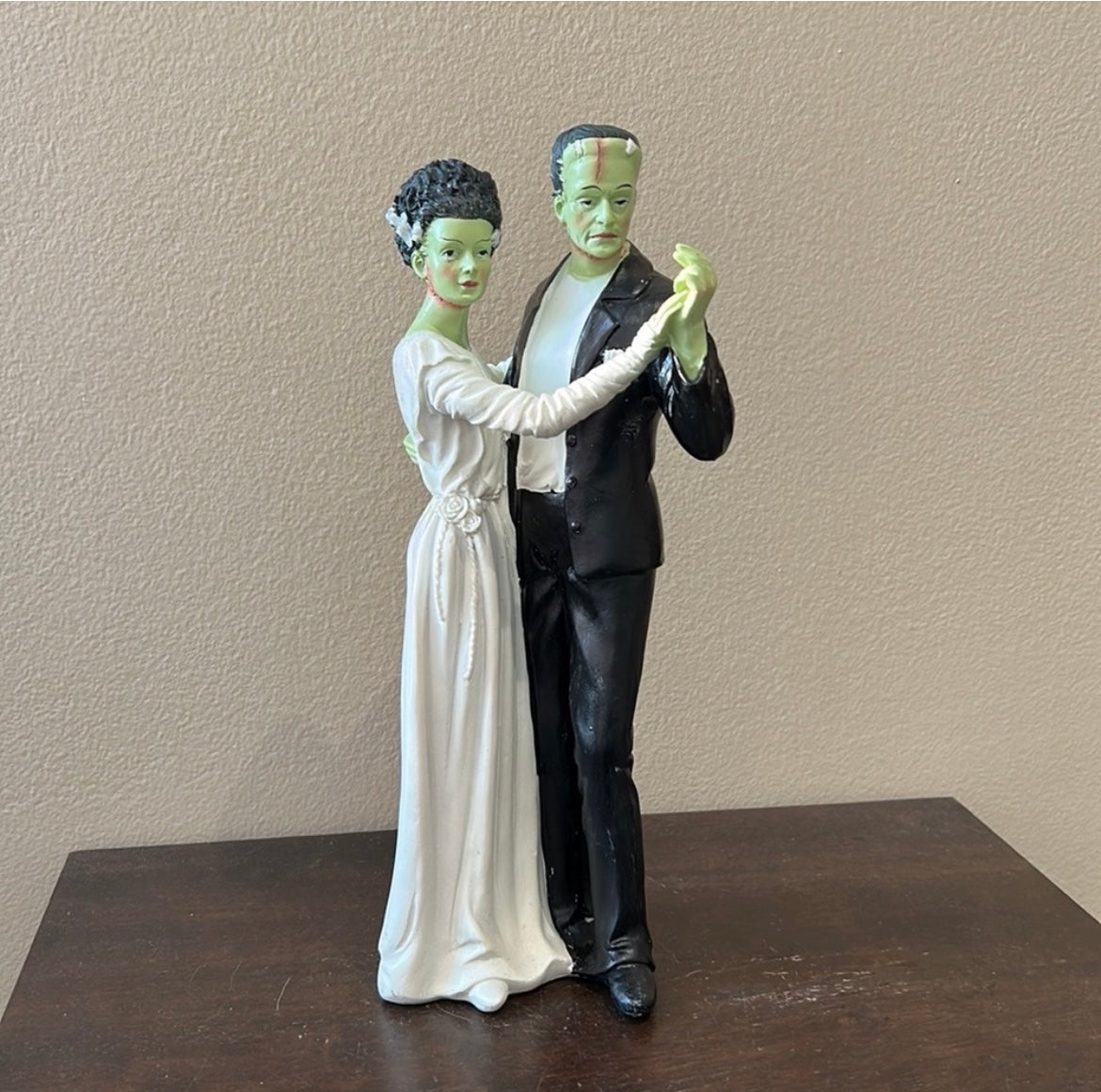 New Frankenstein & Bride Of Frankenstein couple Halloween Dancing Pose Figurine