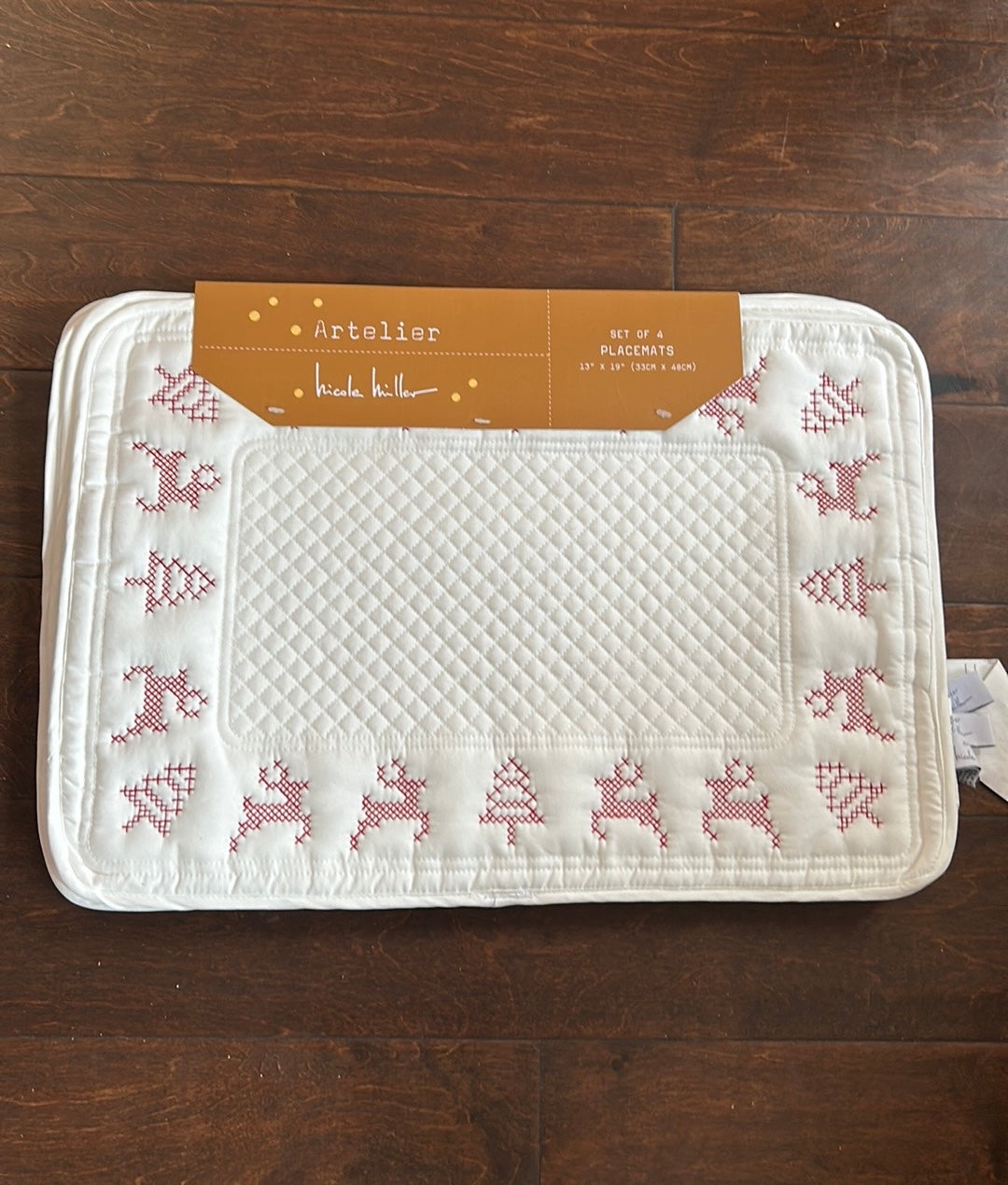 Atelier Nicole Miller Christmas 4 Placemats New Reindeer Embroidered Quilted