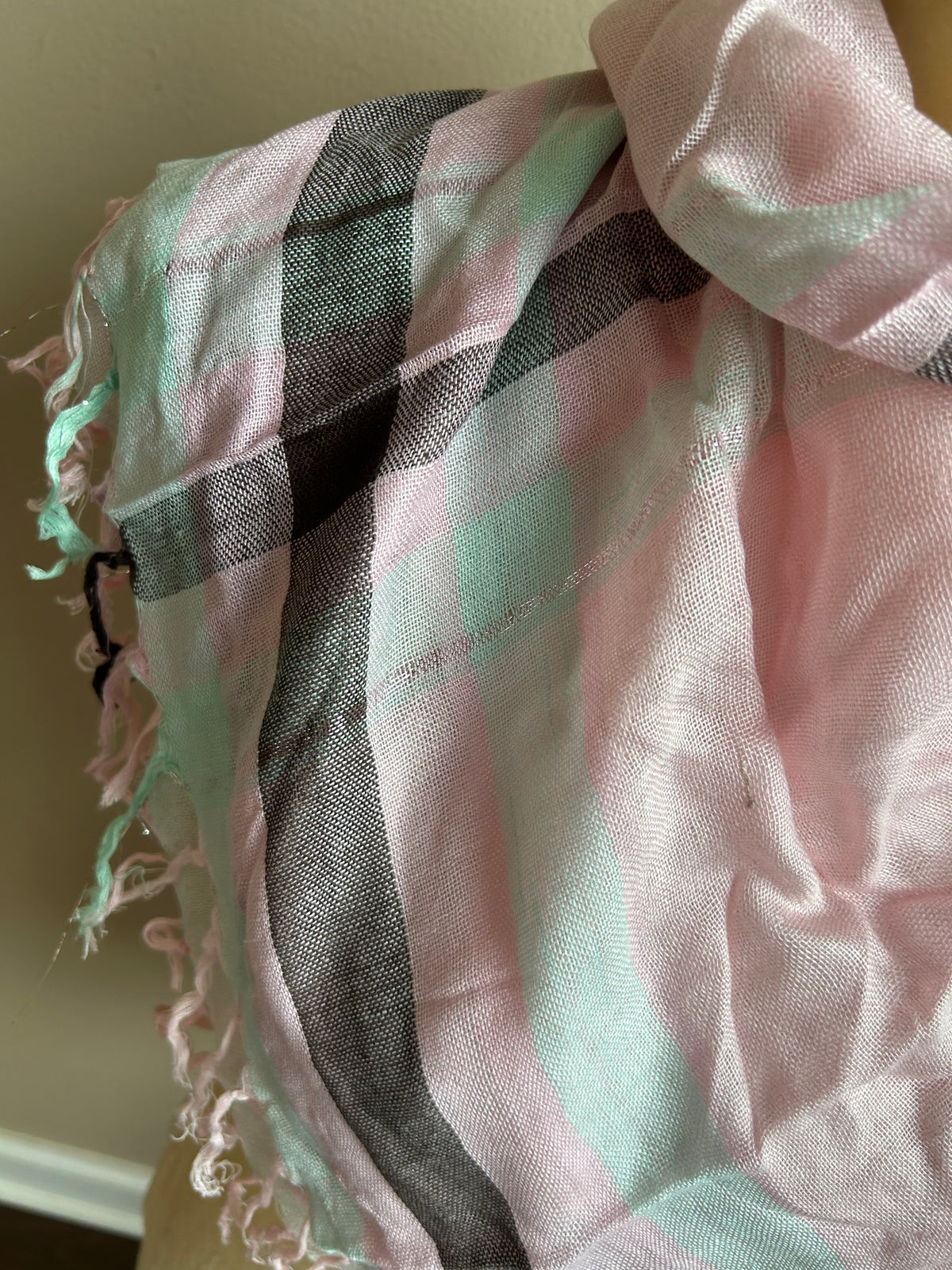 New Womens Scarf Multicolor Pink White Striped 5002-3102 Fringed