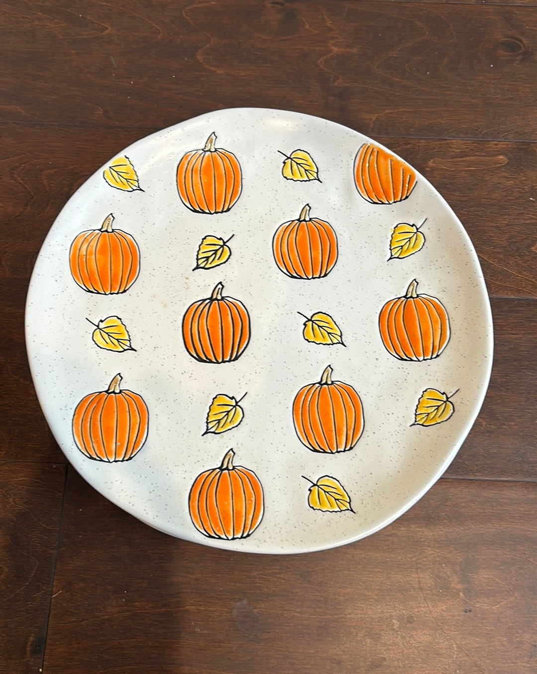Spectrum Designz Dinner Plates Pumpkin Fall Leaves Print Beige New Set Of 4