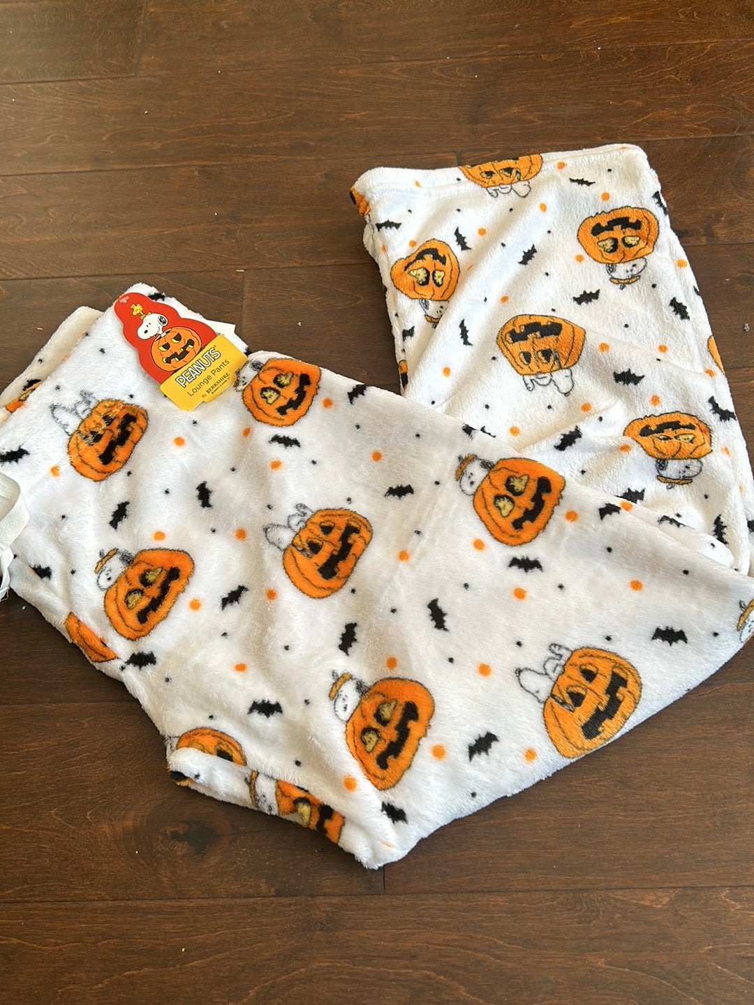 Peanuts womens Halloween Snoopy Pumpkin Bats Print Plush Pajama Pants New