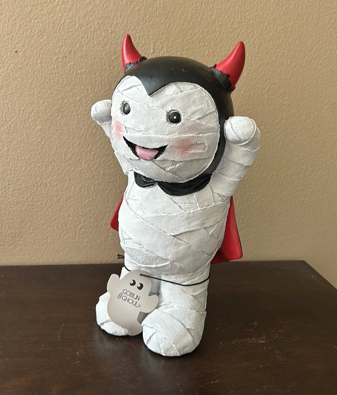 Goblin & Ghoul Mummy Vampire Devil Cat Wearing Cape New Halloween 10.5”