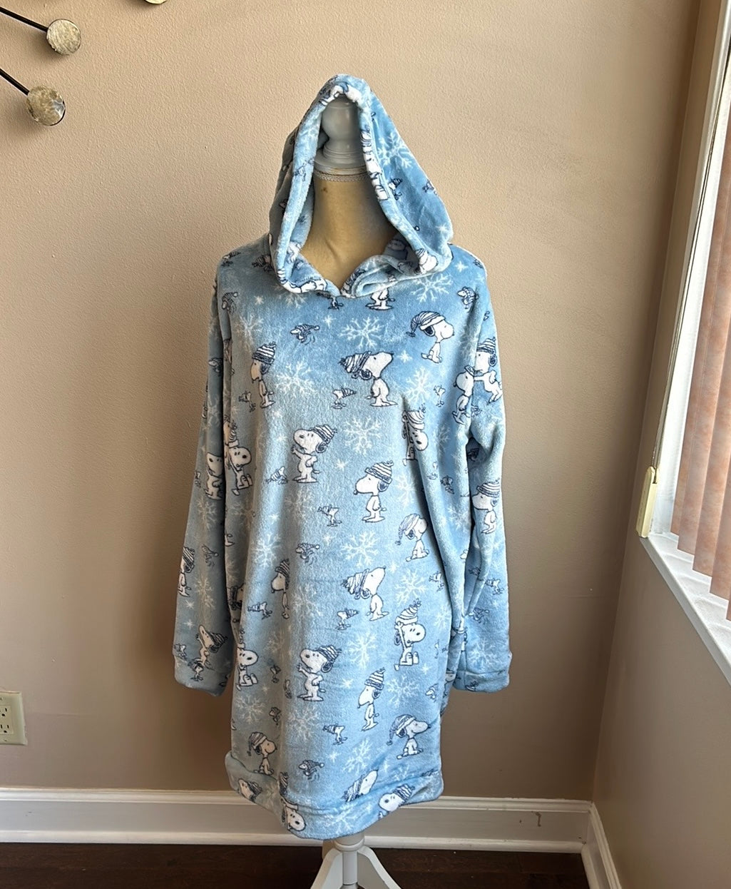 Munki Peanuts Snoopy Womens Blanket Hoodie Christmas New Snowflakes XL Plush