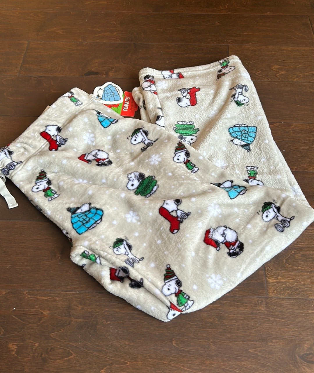 Peanuts womens Christmas Santa Snoopy Plush Pajama Pants New Snowflakes