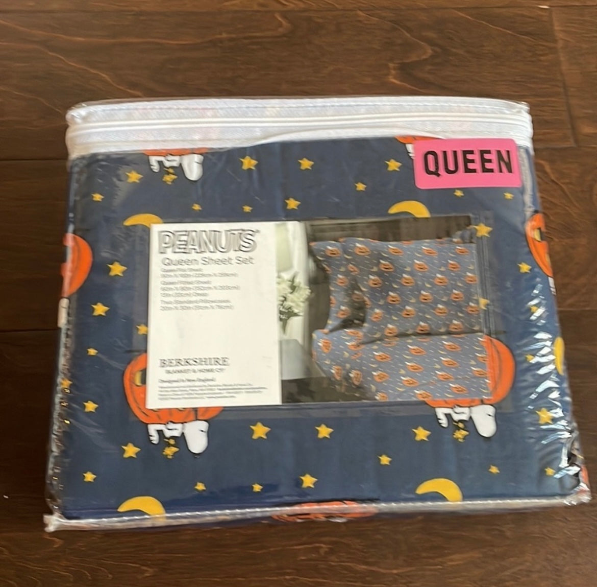 New Peanuts Snoopy Spooky Halloween Queen Size Sheet Set Pumpkin Moon Stars