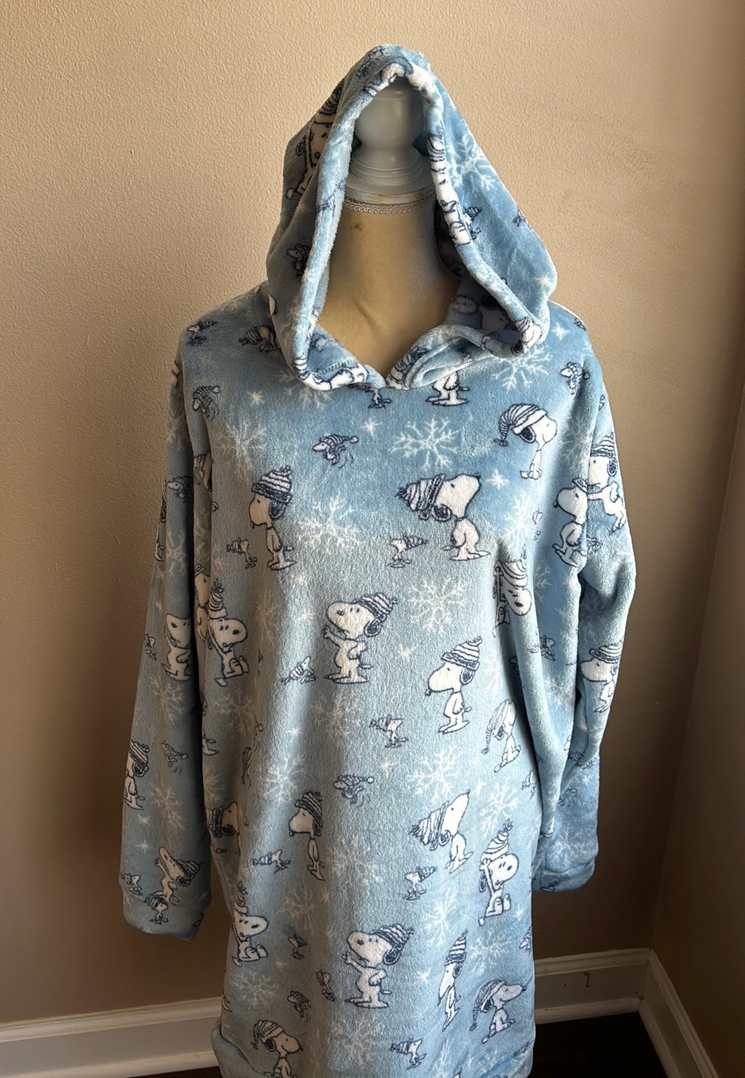 Munki Peanuts Snoopy Womens Blanket Hoodie Christmas New Snowflakes XL Plush