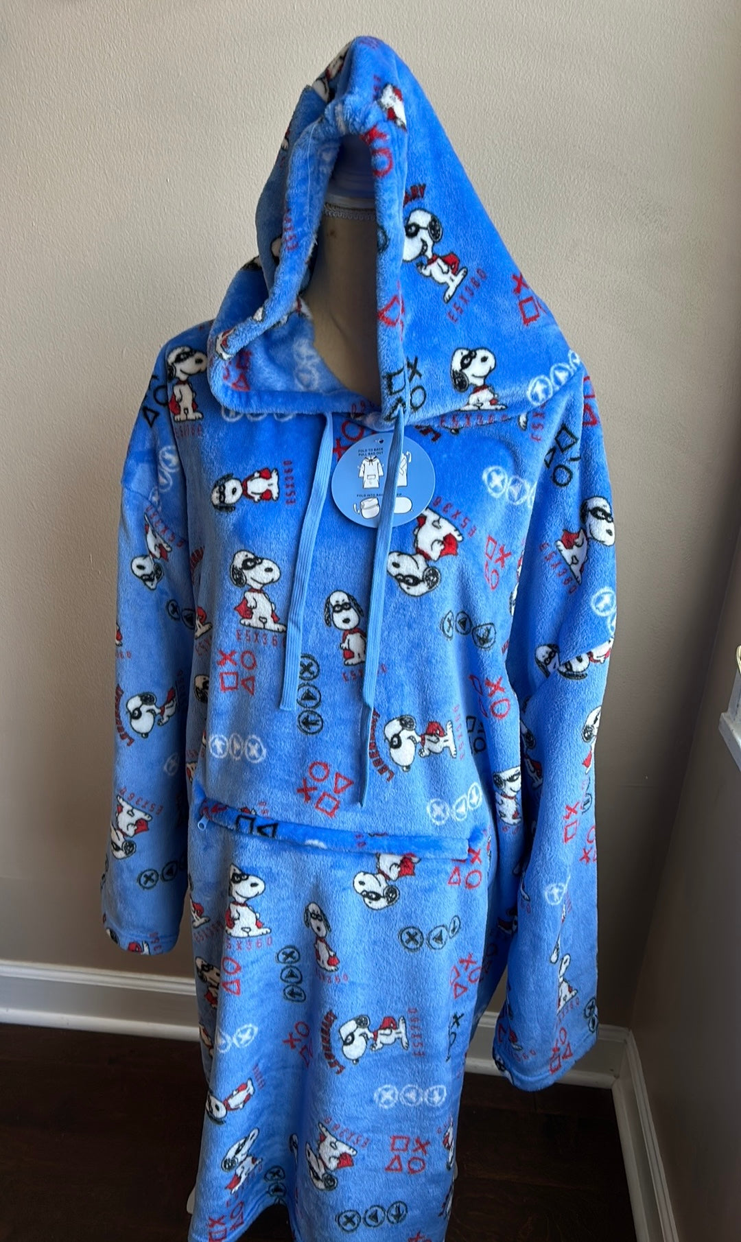 Peanuts Snoopy Unisex OS Blanket Hoodie New Plush Valentines XO Blue