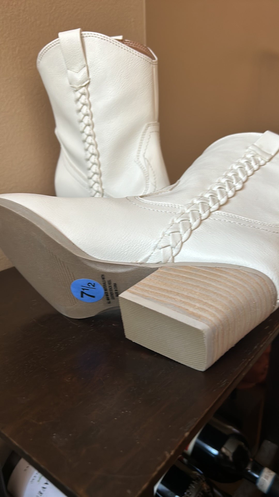 Dolce Vita Koolson Women's Sz 7.5 M Bootie Off White Ivory Western Cowboy New