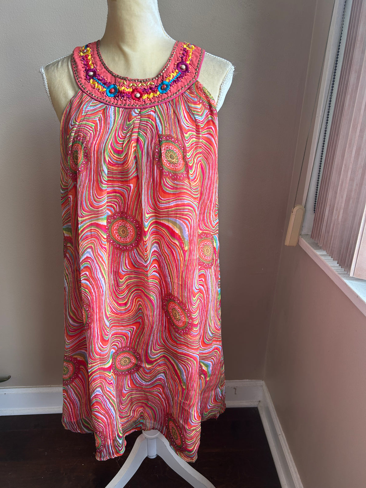 Mystery Women’s Multicolor Sleeveless Embroidered Sz M Lined 5003