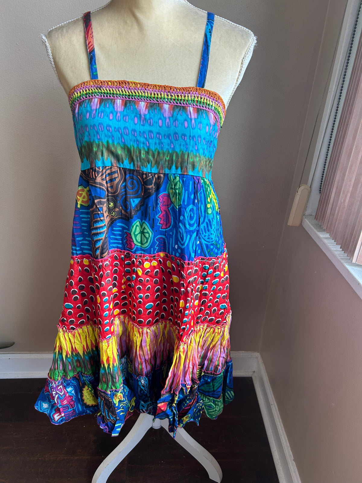 Mystery Women’s Crochet Embroidered Smocked Sz M Cotton Lined 5003