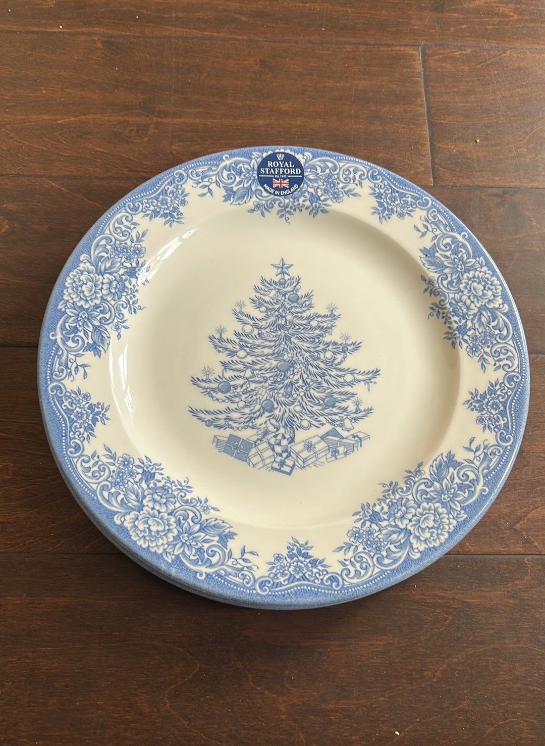 Royal Stafford Dinner Plates Set Of 4 New Christmas Tree Blue