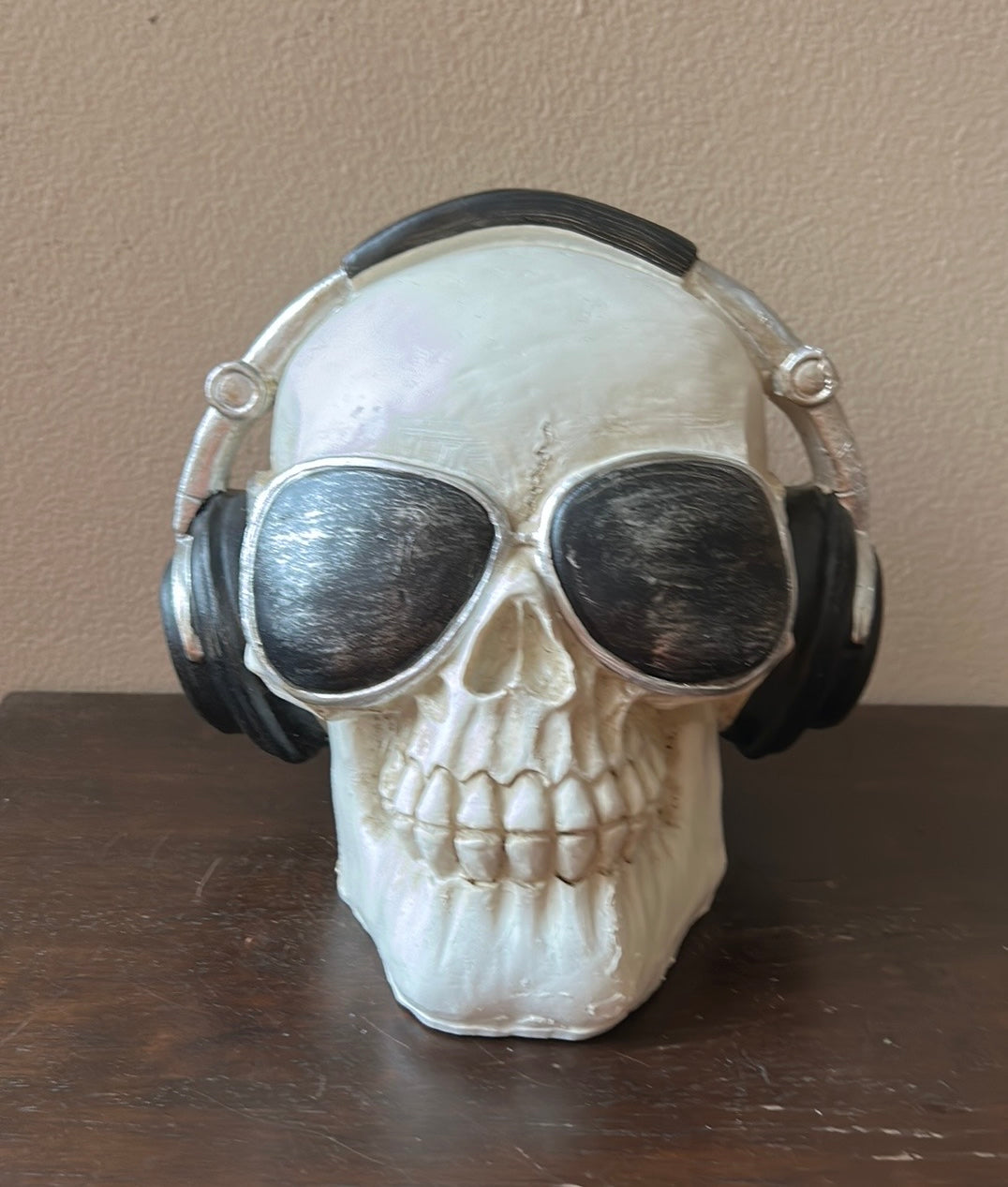 Halloween Skull Wearing Headphones And Dark Sunglasses Figurine New