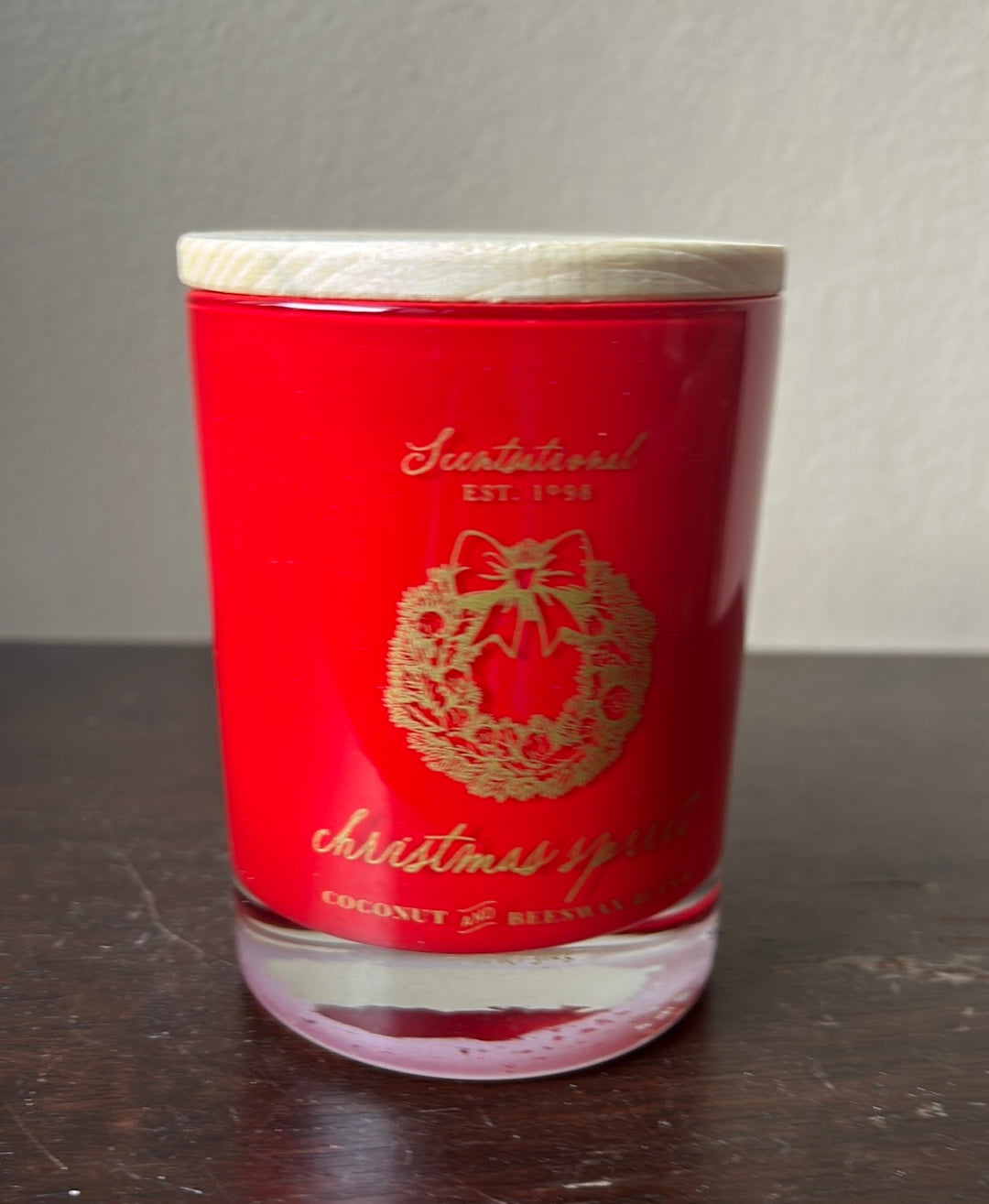 Scentsational Christmas Spirit Candle 11 Oz Jar Coconut Wax Red Jar Gold Wreath