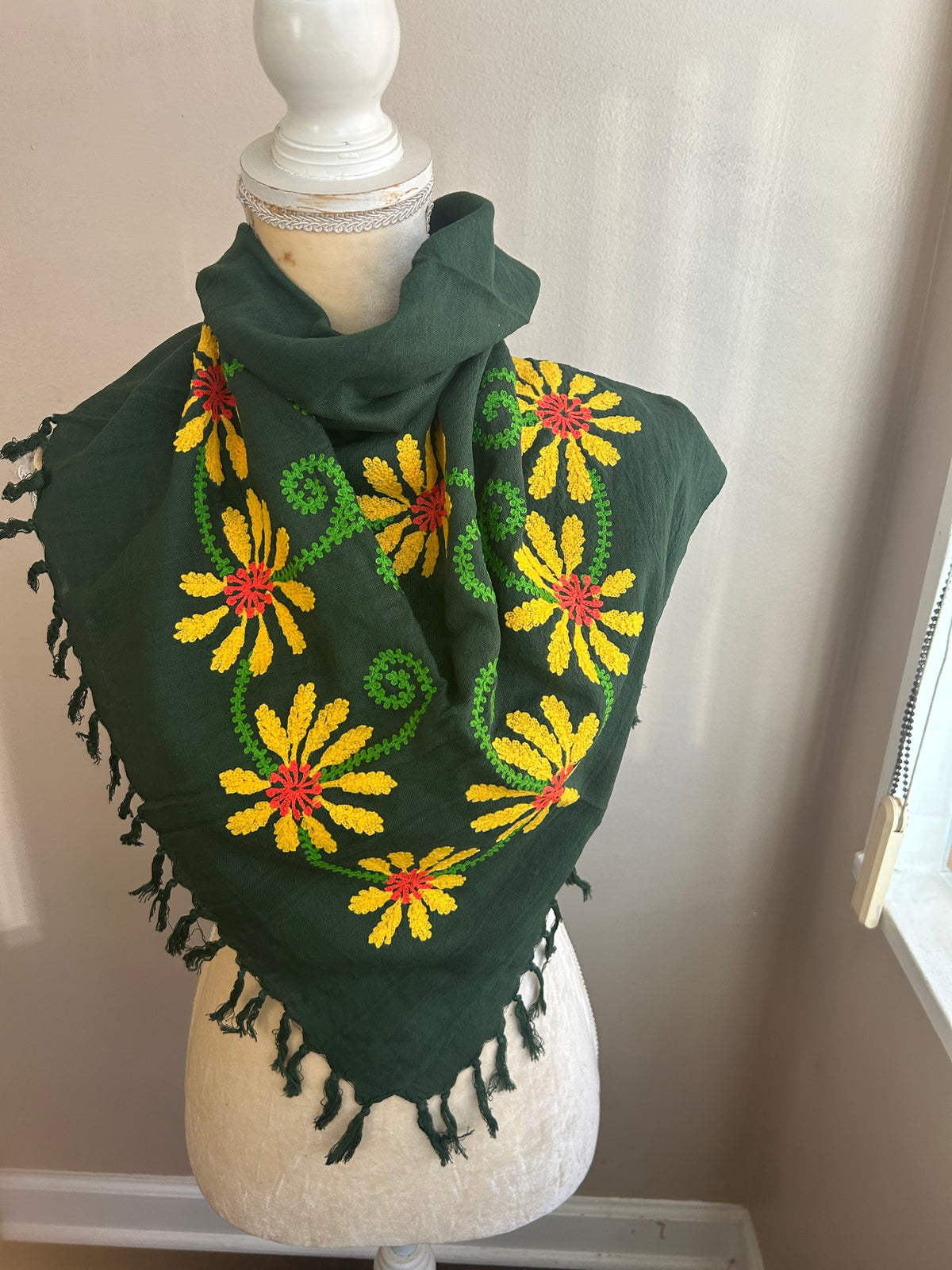 New Womens Square Scarf Green Embroidered Multicolor Fringed 5001-3102