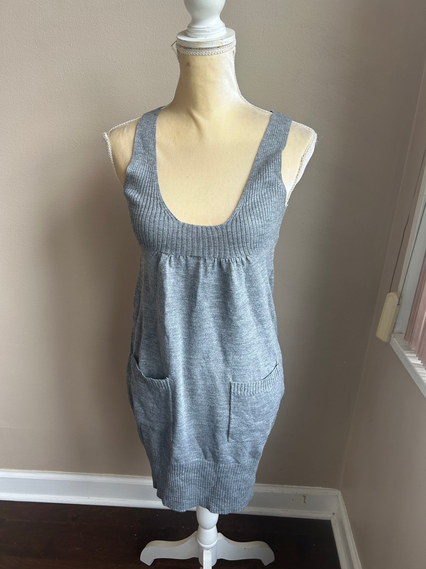 At Last Womens New Sweater Gray Dress Sz M Sleeveless 4125